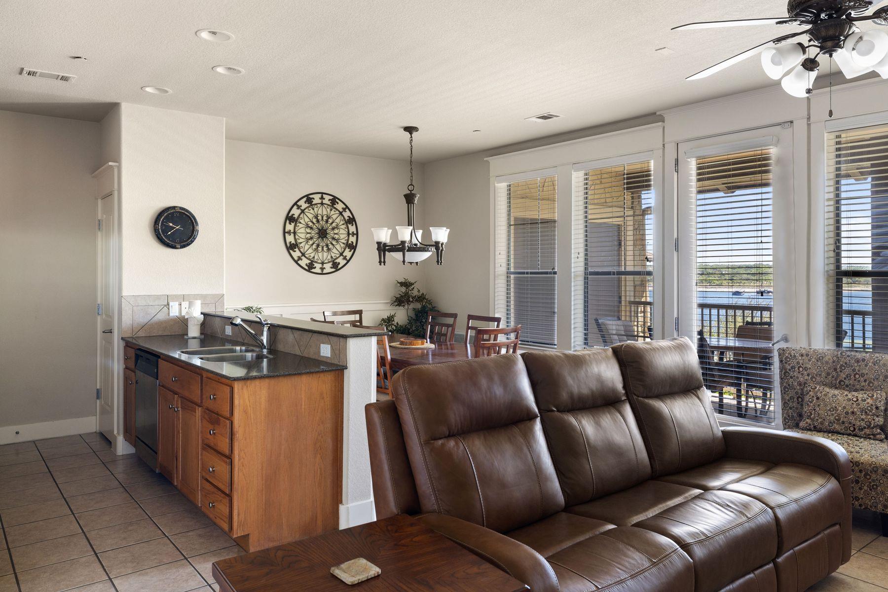 6712 Lantern View Dr # 302, Jonestown, TX 78645