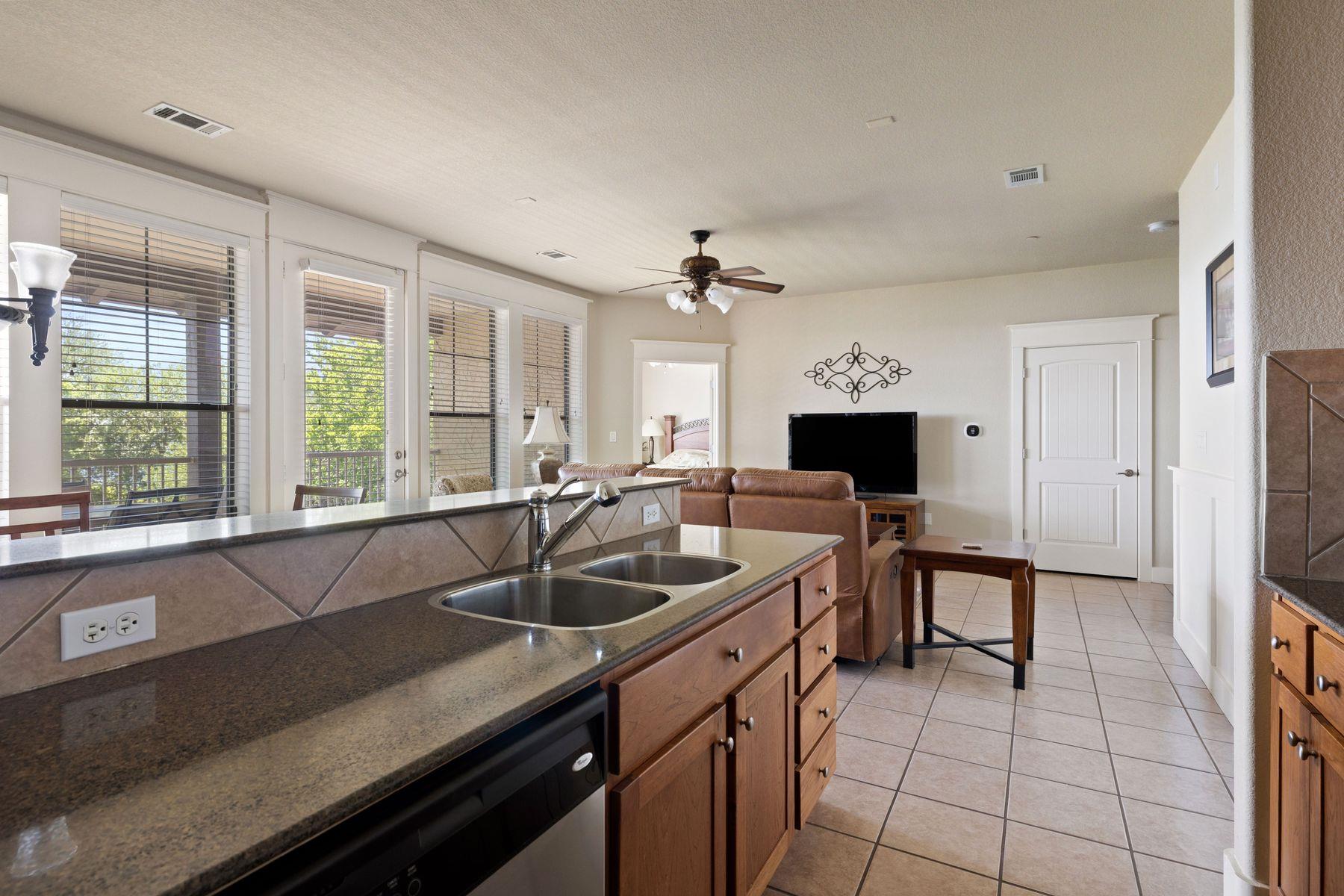 6712 Lantern View Dr # 302, Jonestown, TX 78645