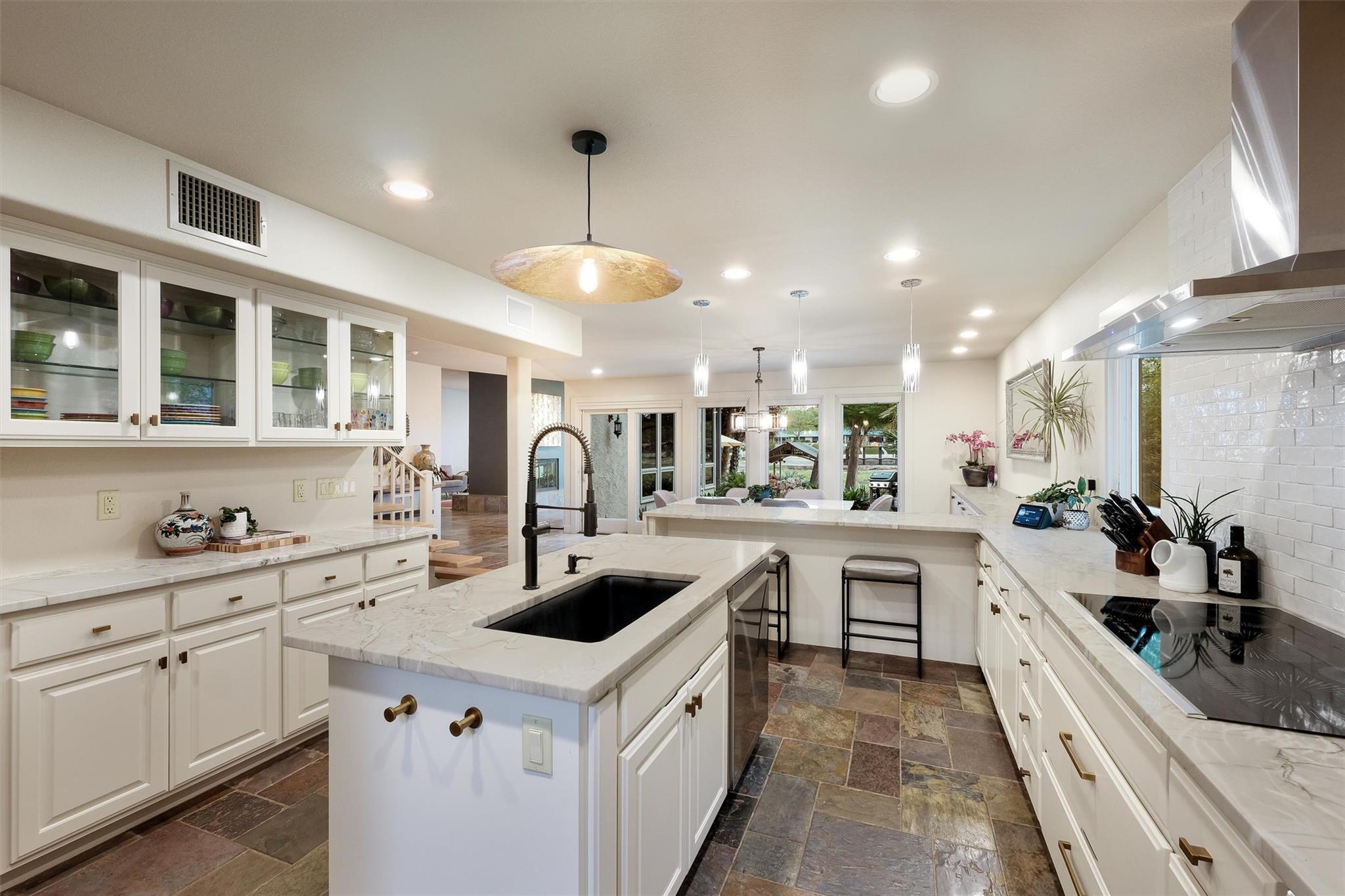 1807 Terminal Loop Rd, McQueeney, TX 78123