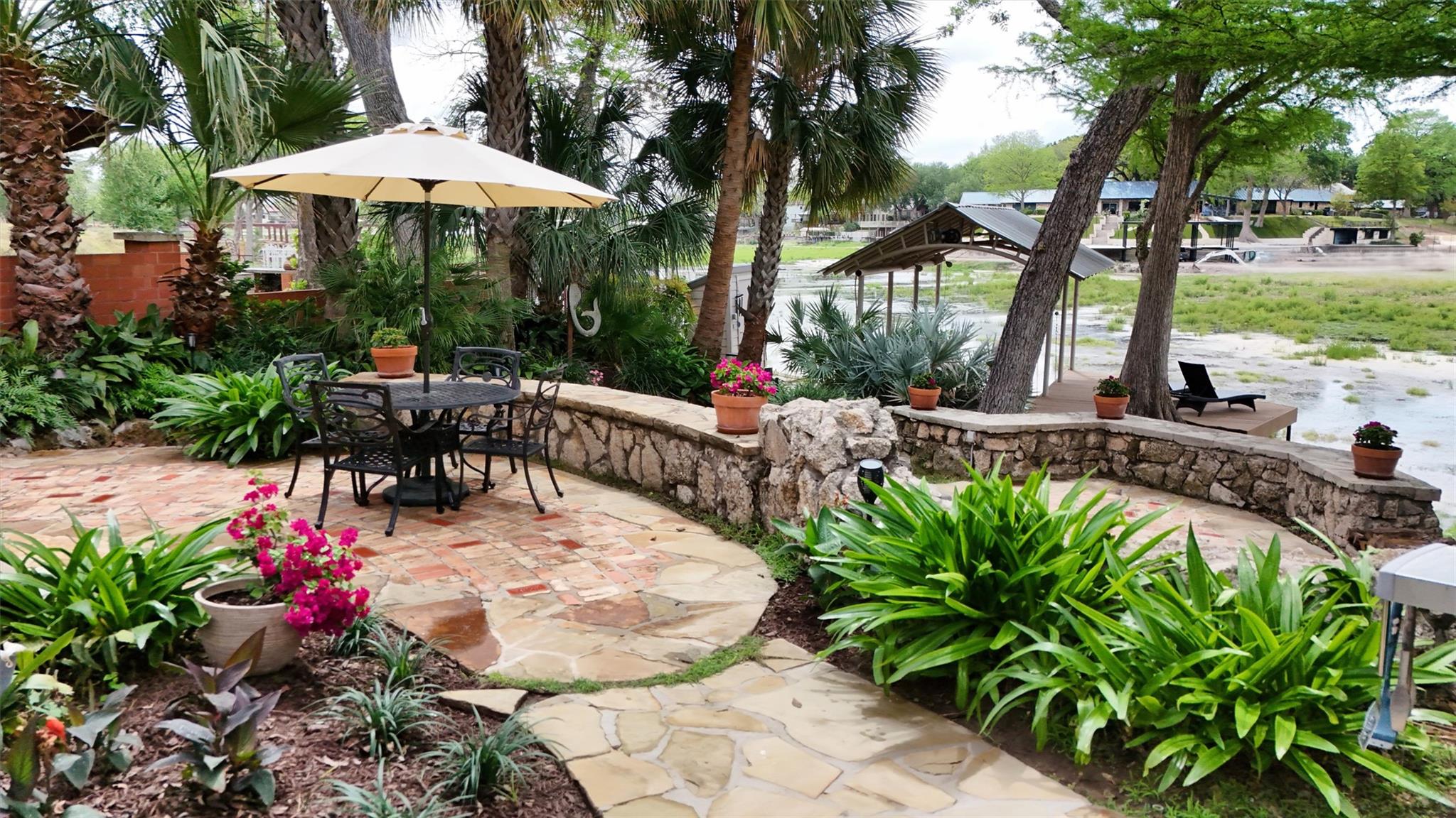 1807 Terminal Loop Rd, McQueeney, TX 78123