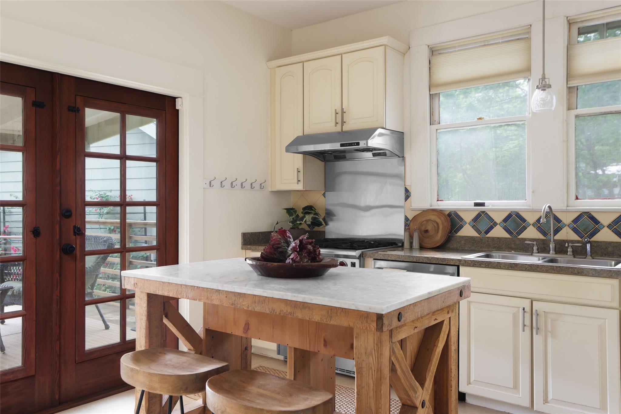 1917 Miles Ave, Austin, TX 78745