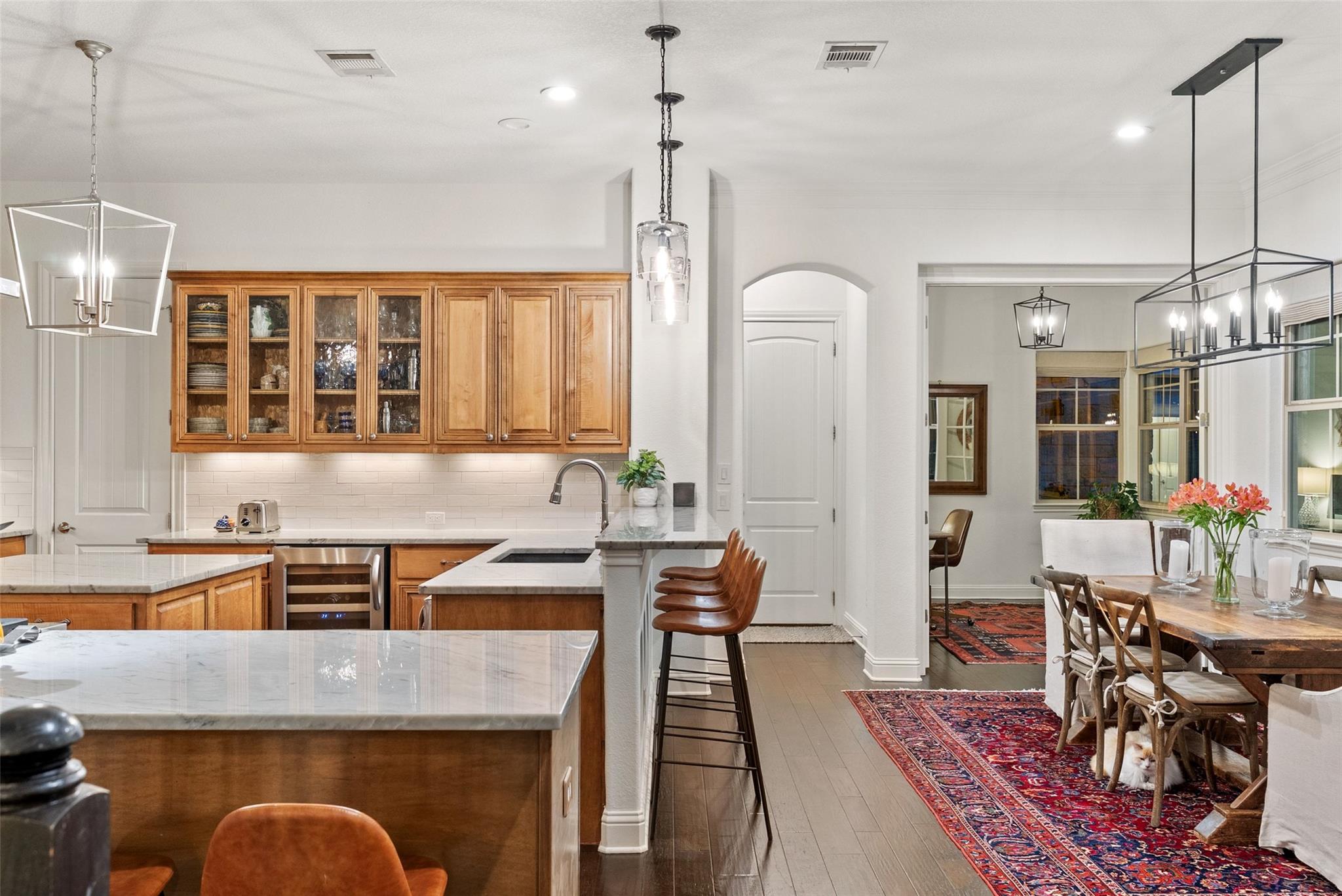 209 Rocky Coast Dr, Lakeway, TX 78738