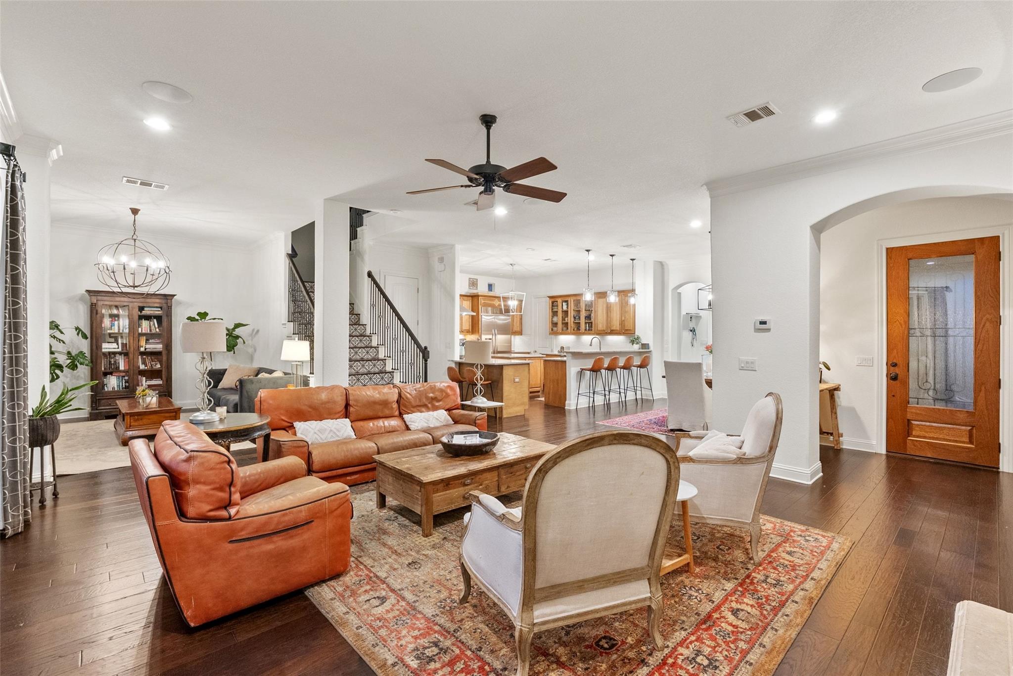 209 Rocky Coast Dr, Lakeway, TX 78738