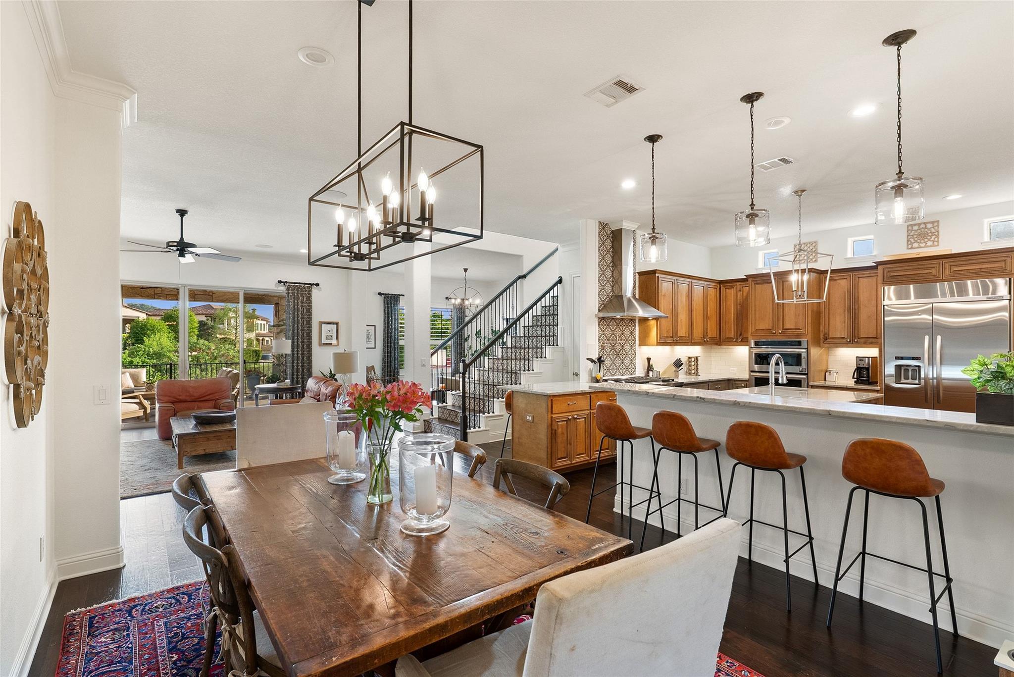 209 Rocky Coast Dr, Lakeway, TX 78738