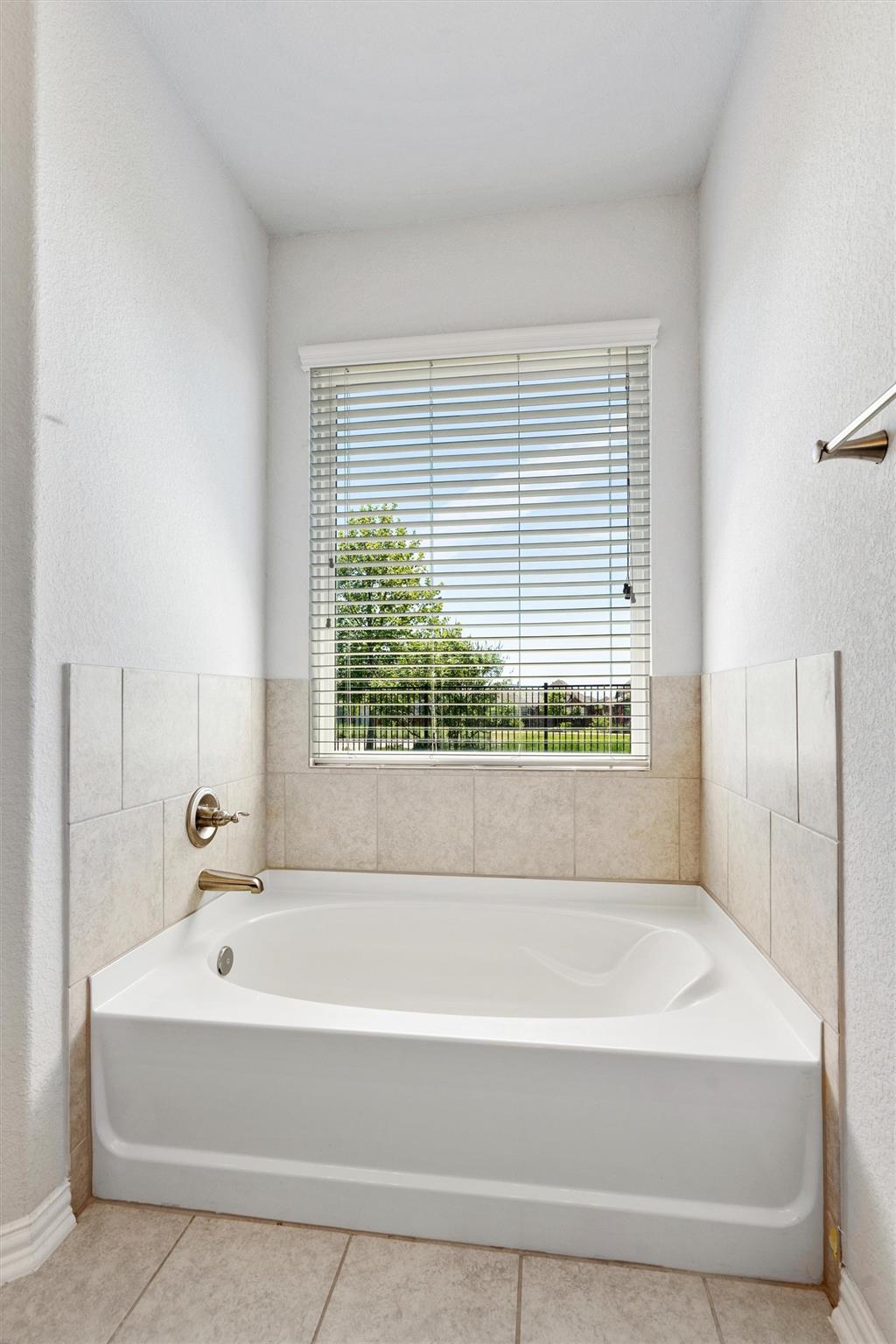 497 Esperanza Dr, Buda, TX 78610