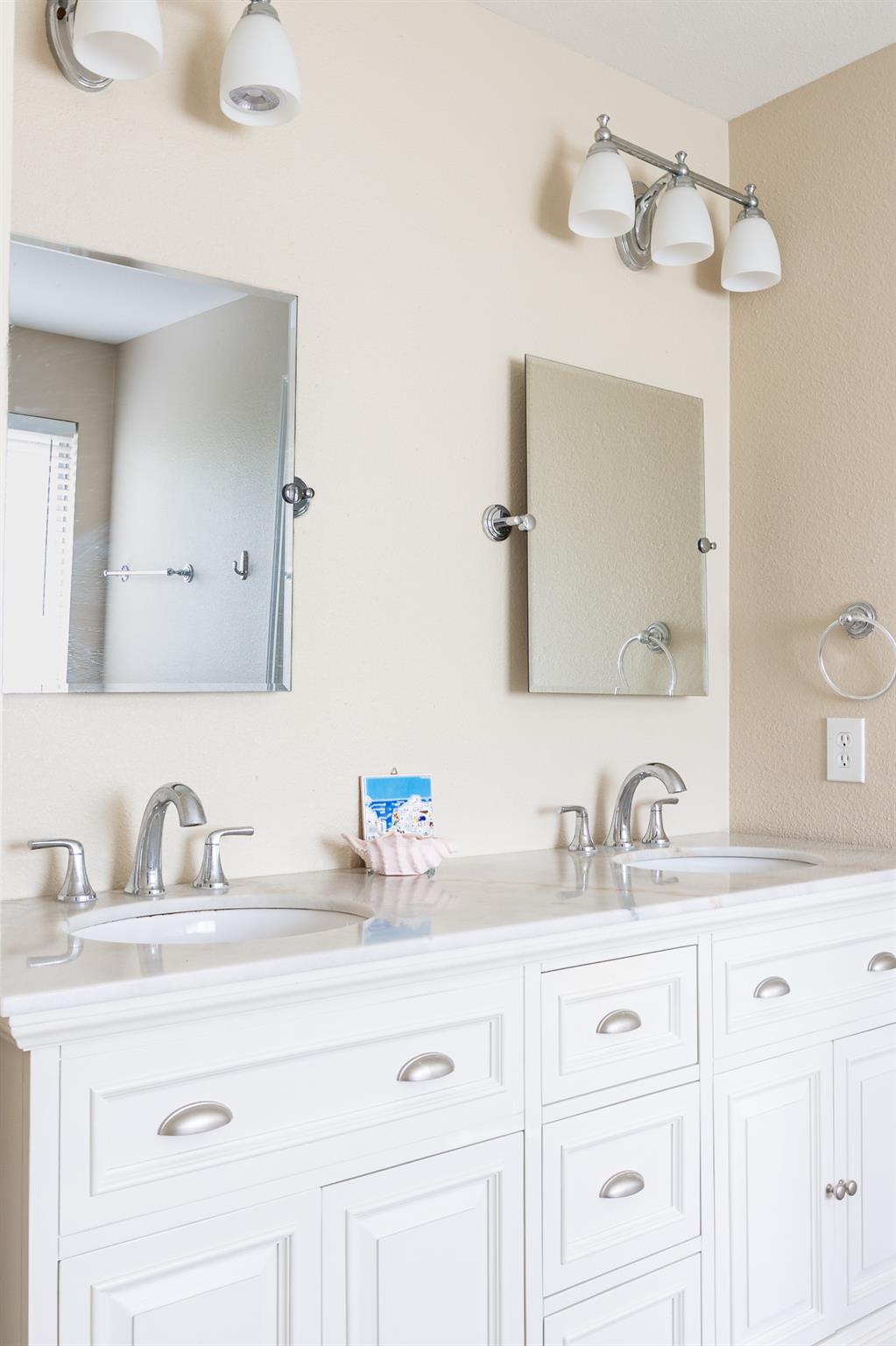 3704 Caney Creek Rd, Austin, TX 78732