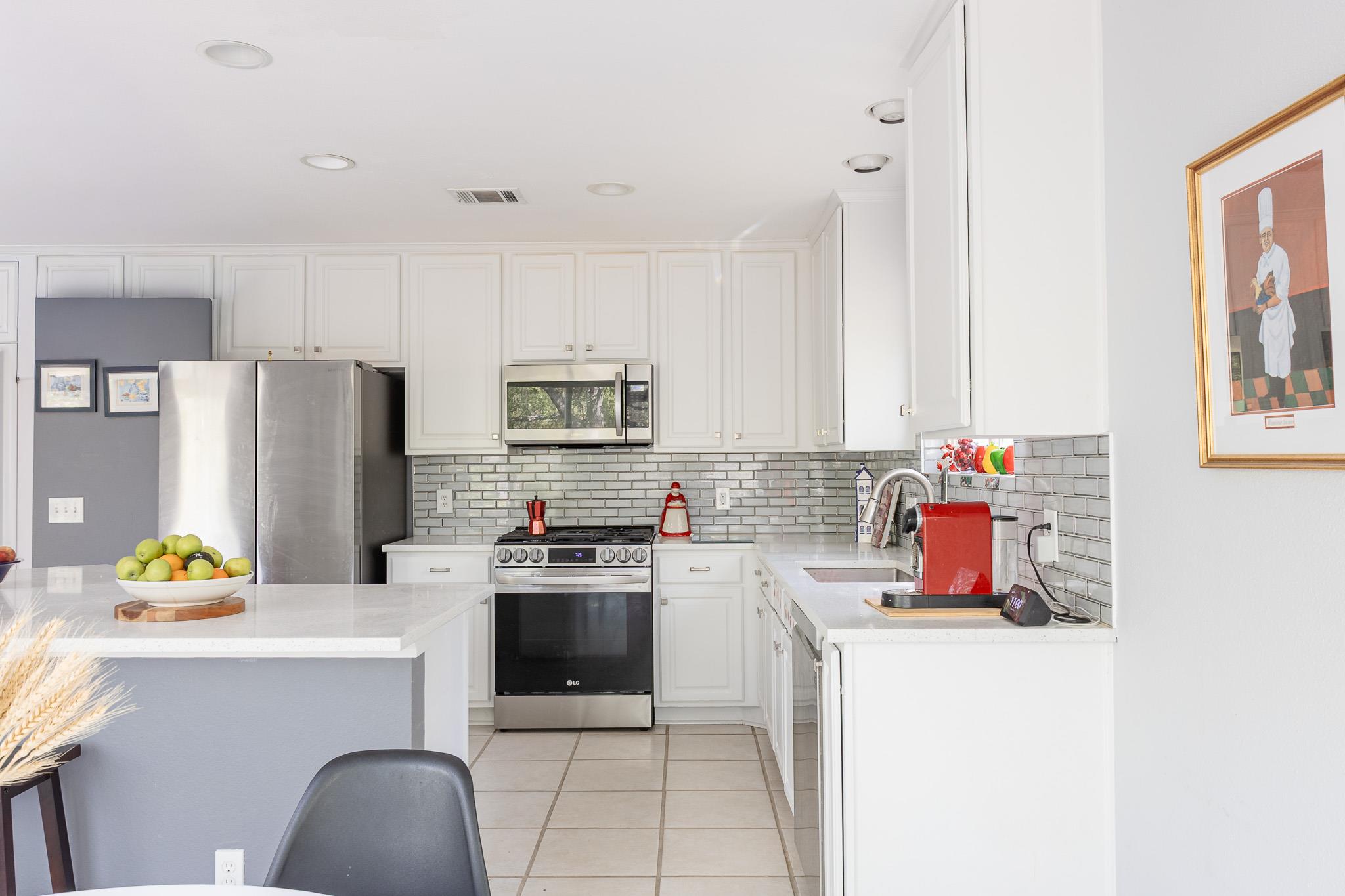 3704 Caney Creek Rd, Austin, TX 78732