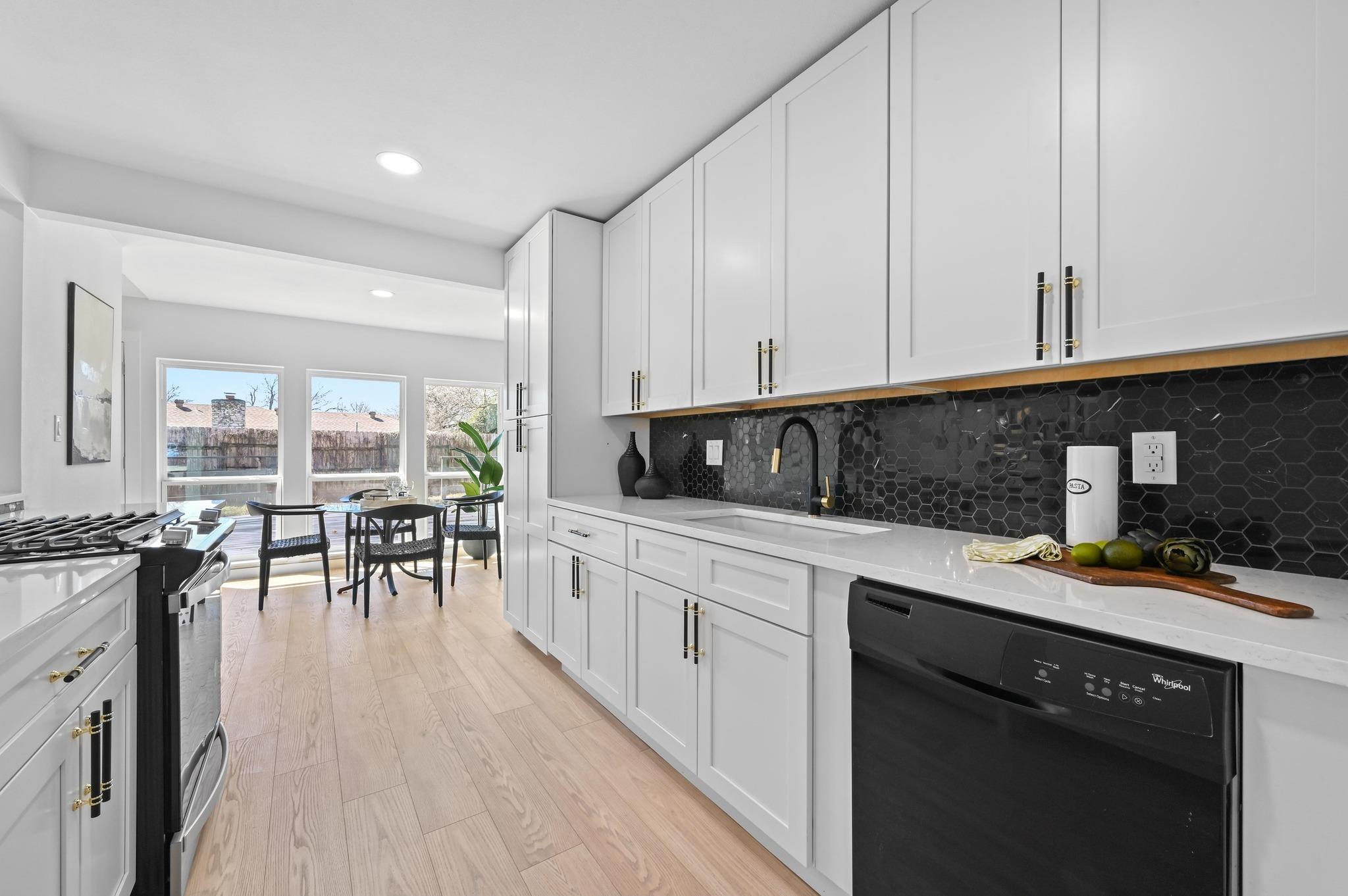 1017 Cripple Creek Dr, Austin, TX 78758