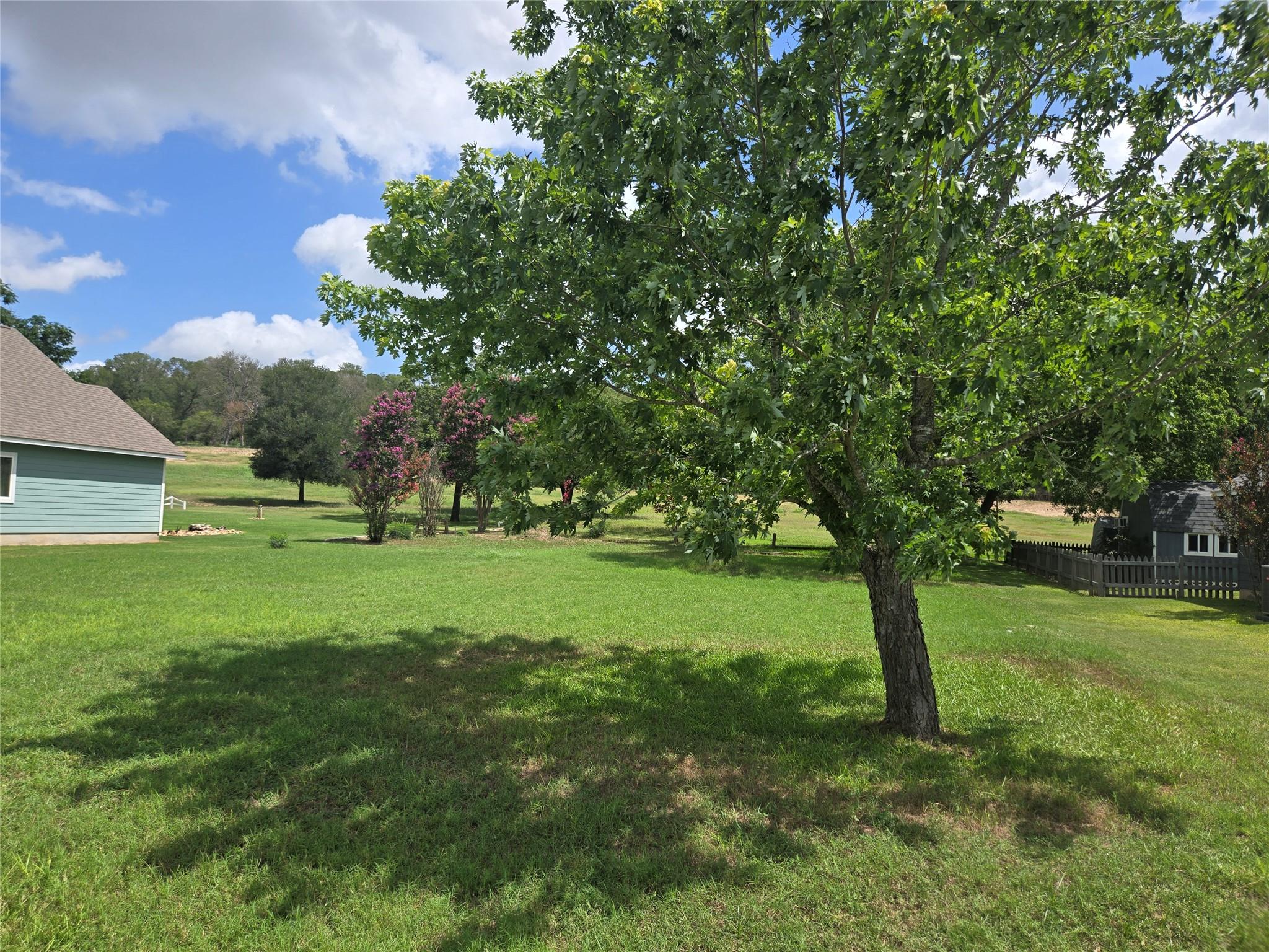 184 Kahana Ln, Bastrop, TX 78602