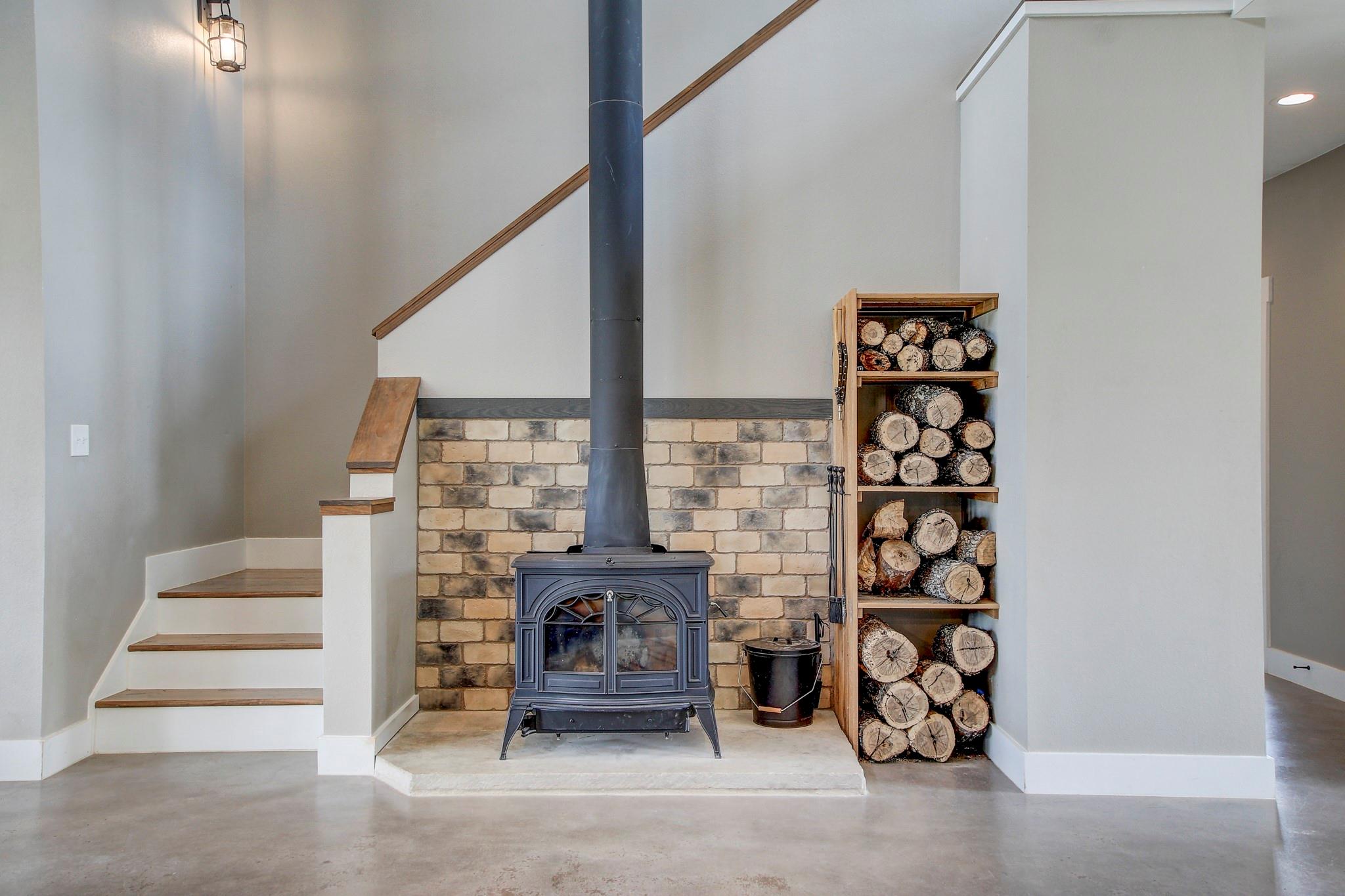 196 Milam Ln, Bastrop, TX 78602