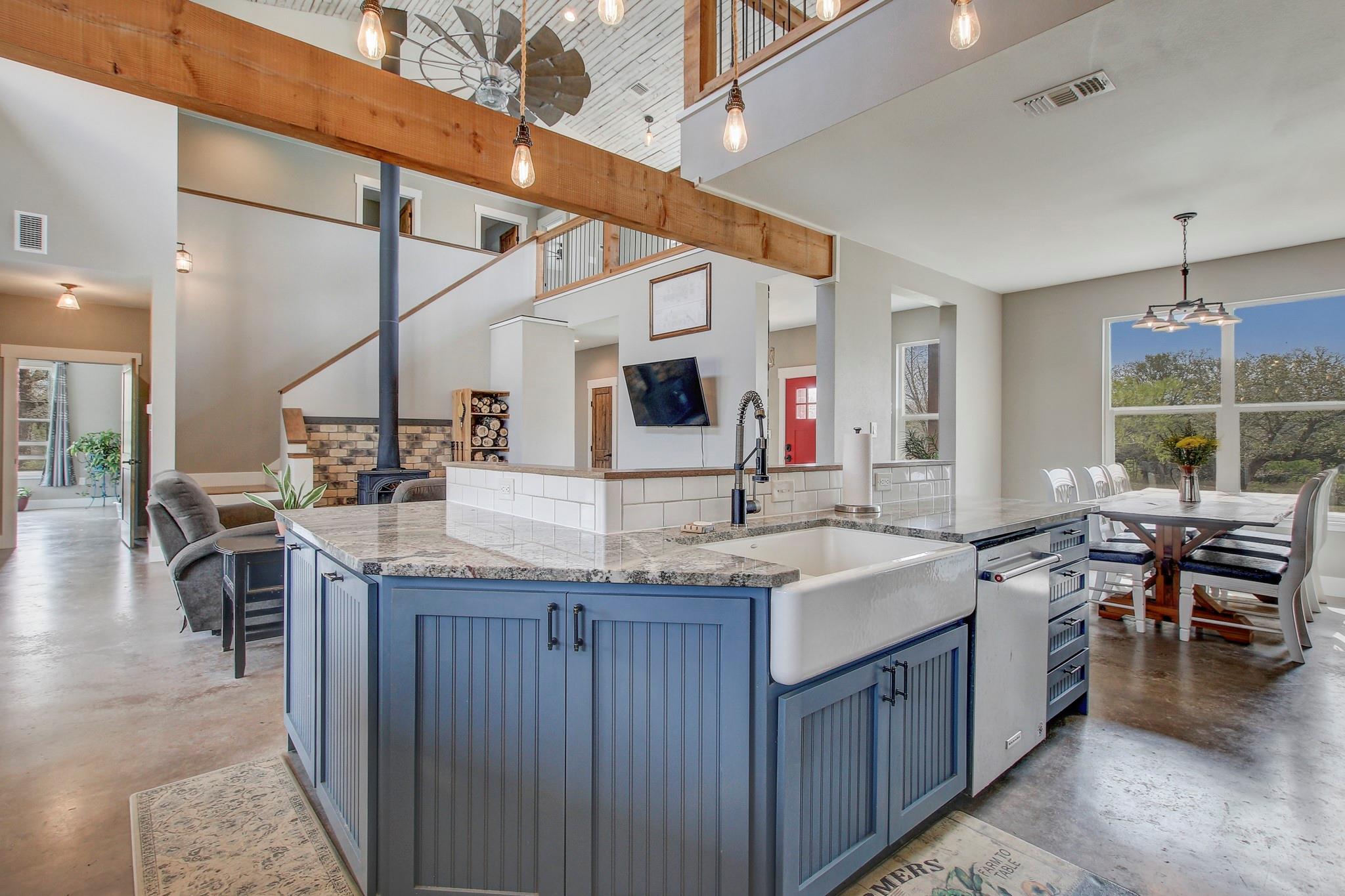 196 Milam Ln, Bastrop, TX 78602