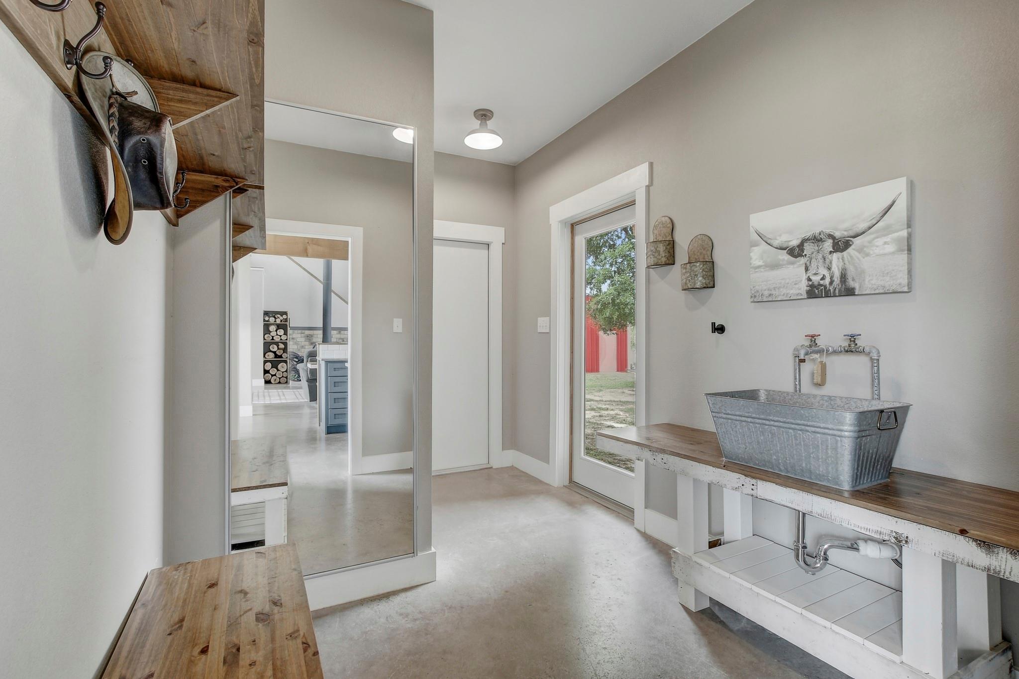 196 Milam Ln, Bastrop, TX 78602