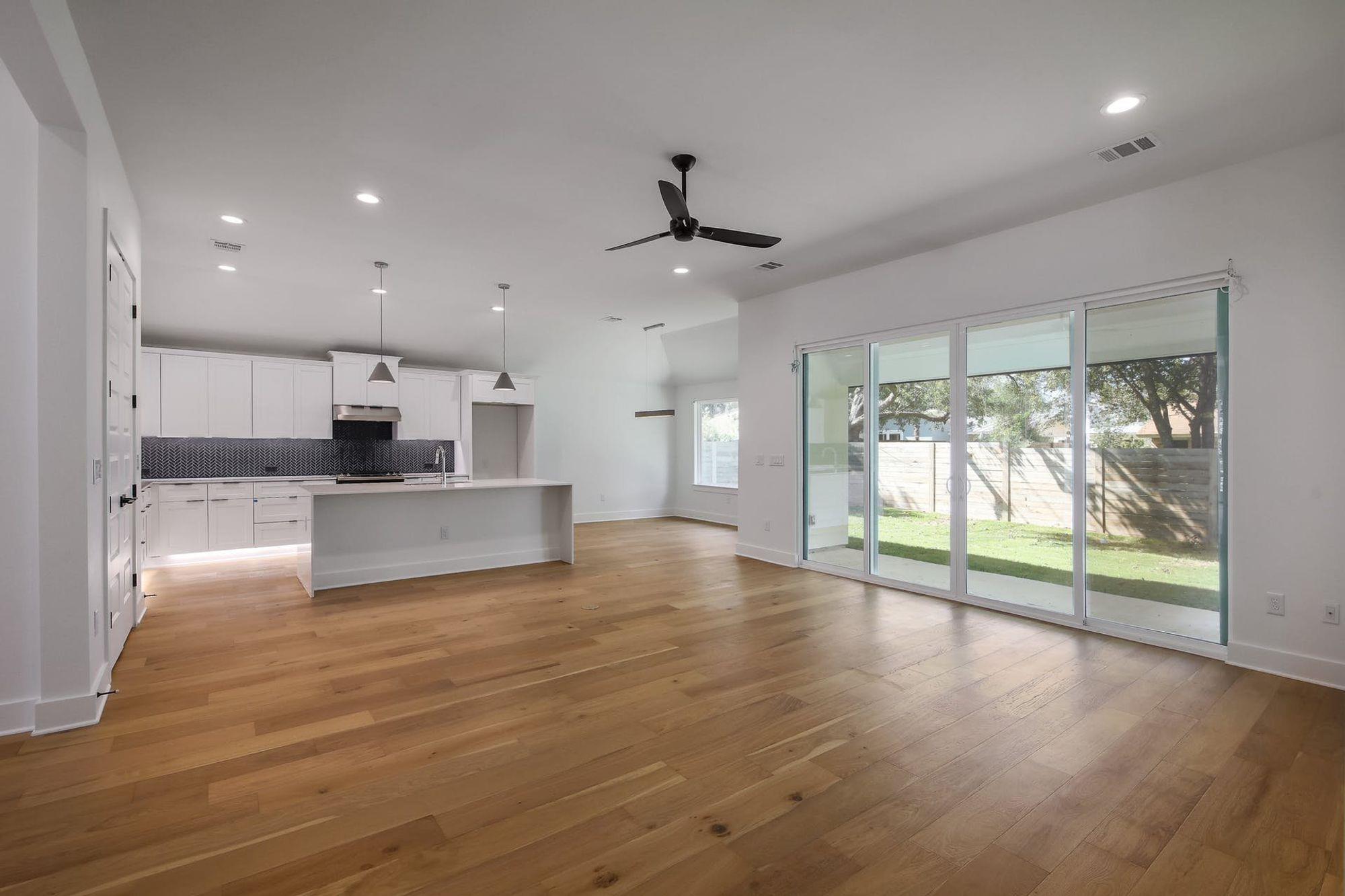 8302 Kromer St, Austin, TX 78757