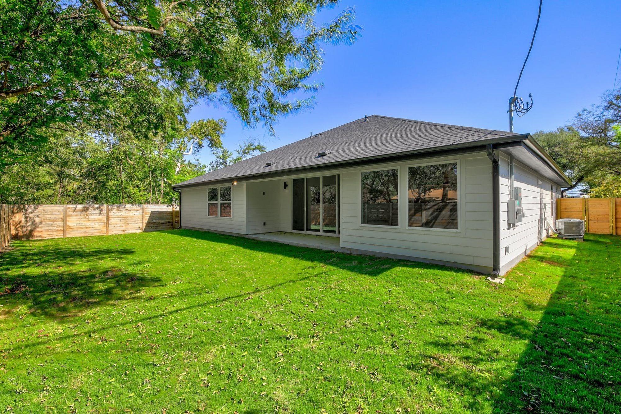 8302 Kromer St, Austin, TX 78757