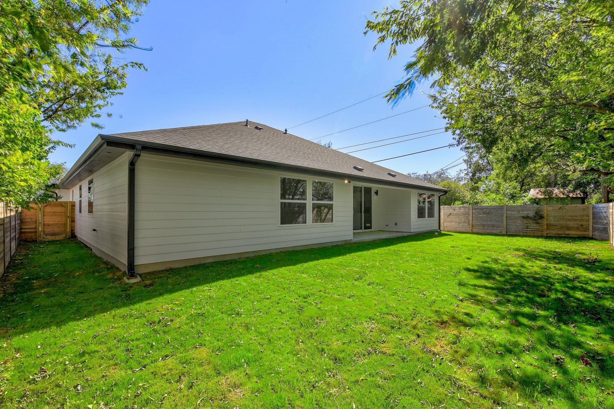 8302 Kromer St, Austin, TX 78757