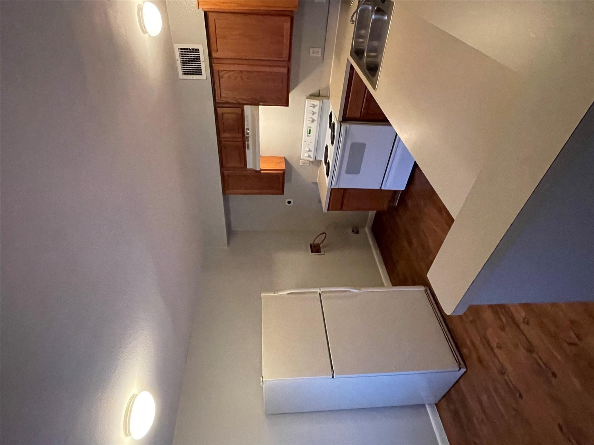 7206 Twin Crest Dr # 201, Austin, TX 78752