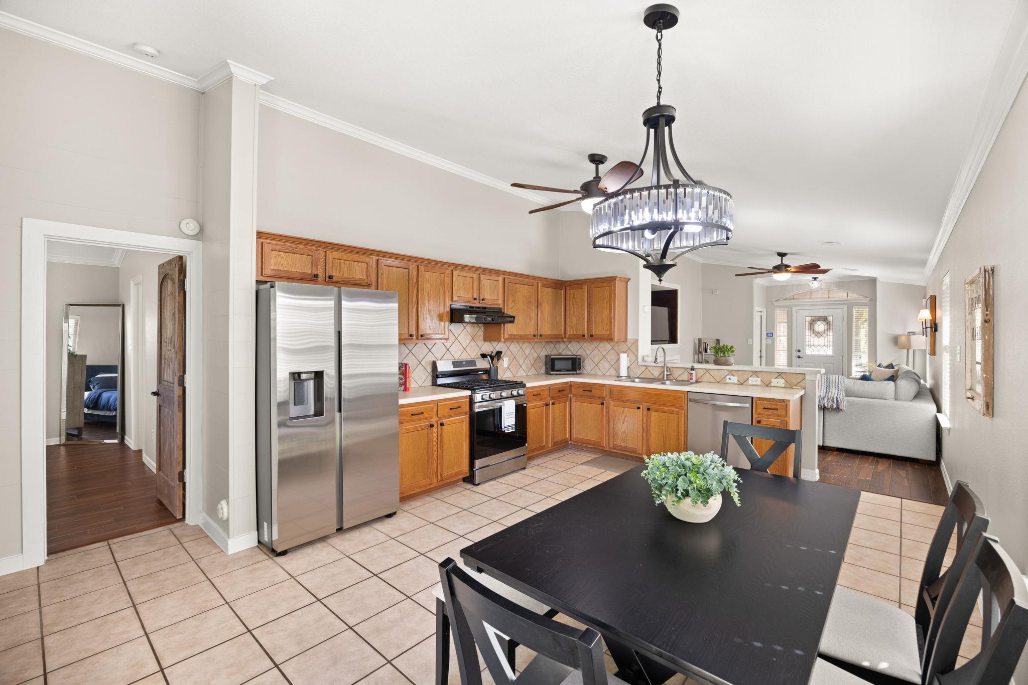 1517 Dillon Lake Bnd, Leander, TX 78641