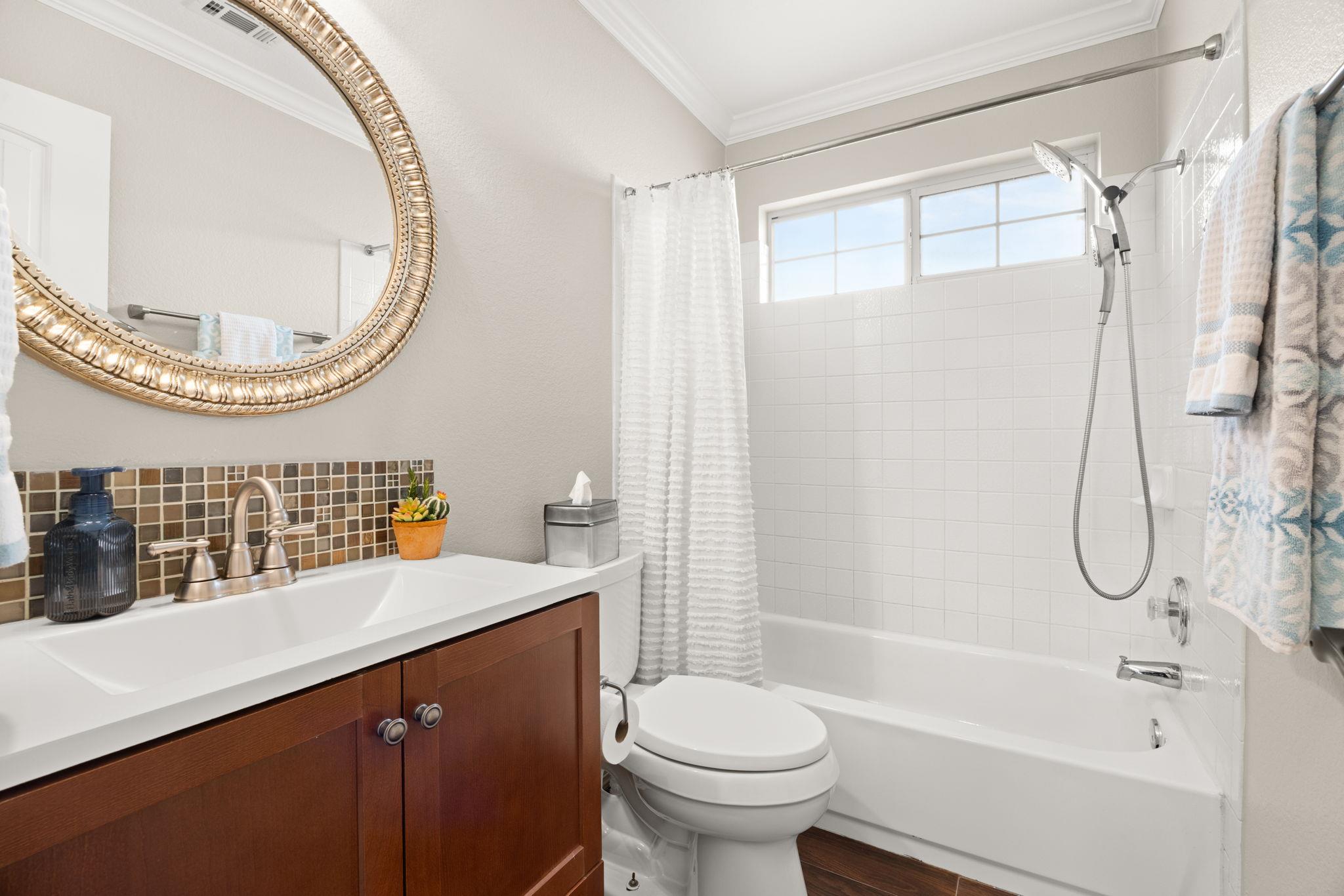 1517 Dillon Lake Bnd, Leander, TX 78641