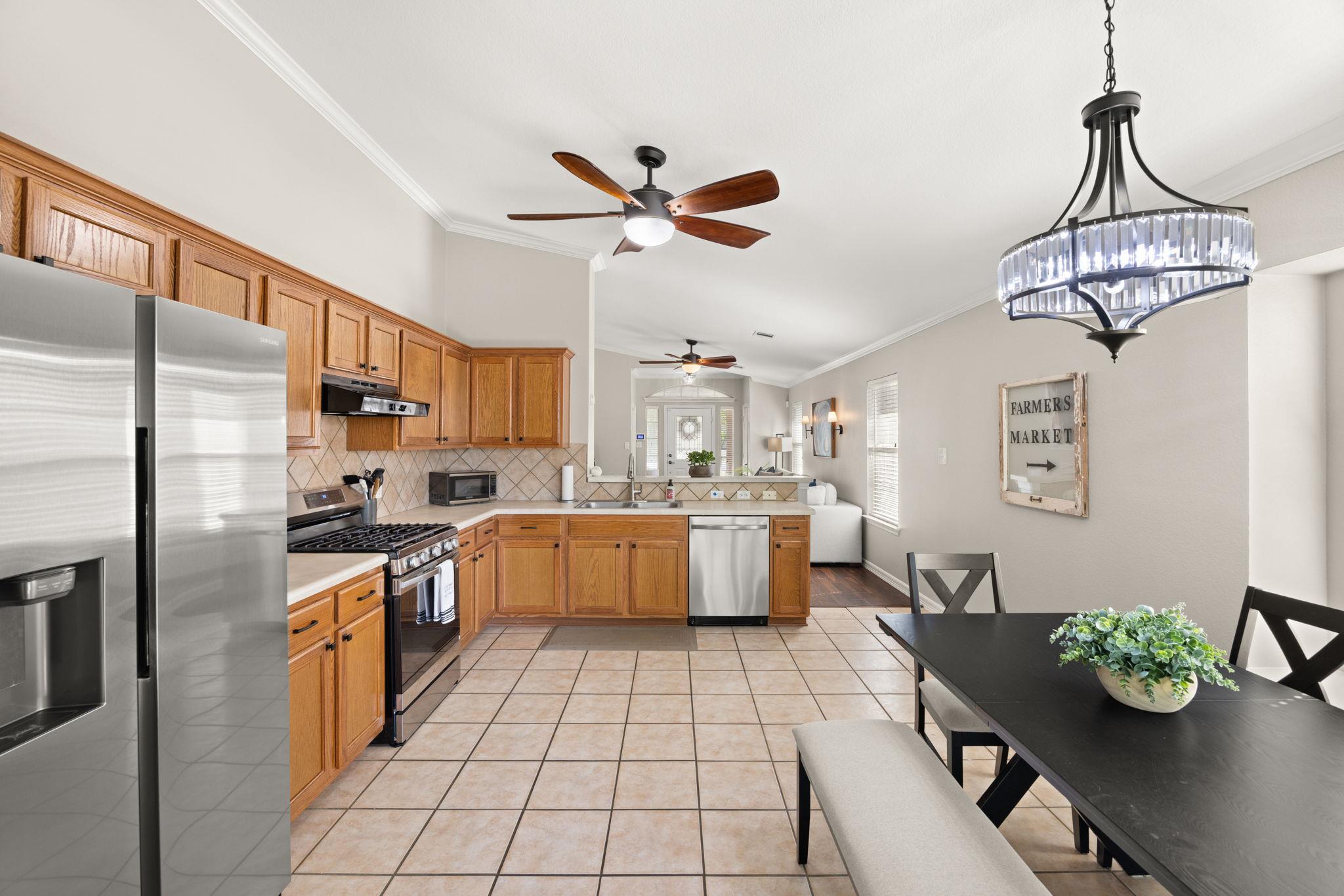 1517 Dillon Lake Bnd, Leander, TX 78641