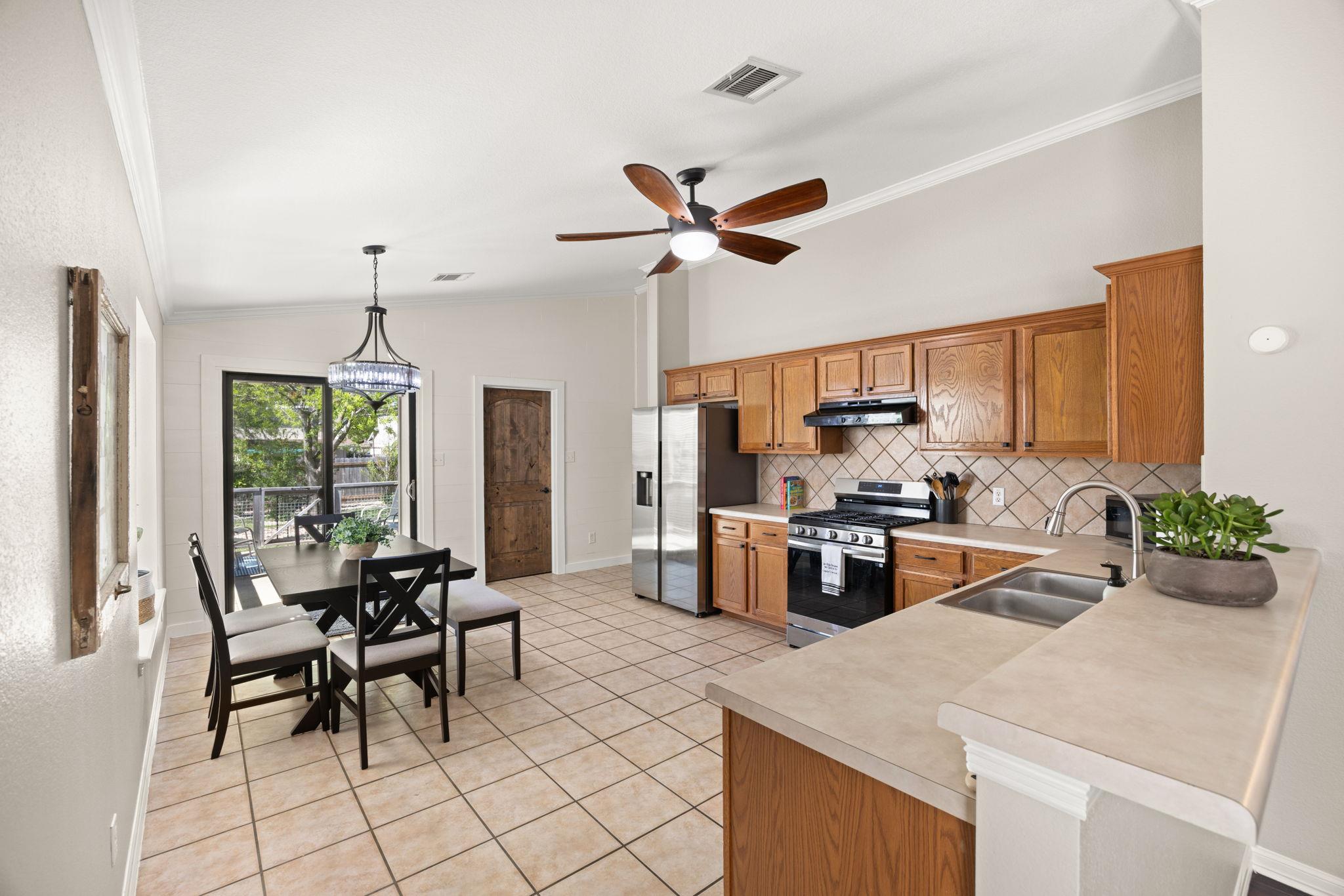 1517 Dillon Lake Bnd, Leander, TX 78641