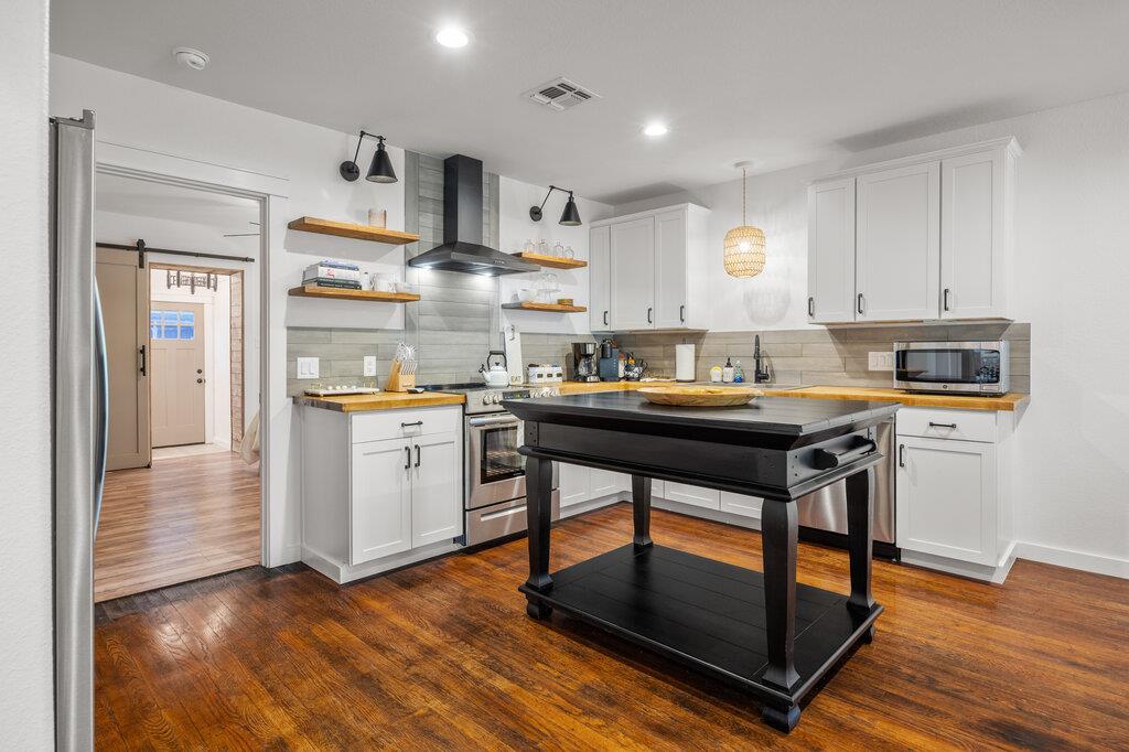 205 Old Austin Highway, Johnson City, TX 78636