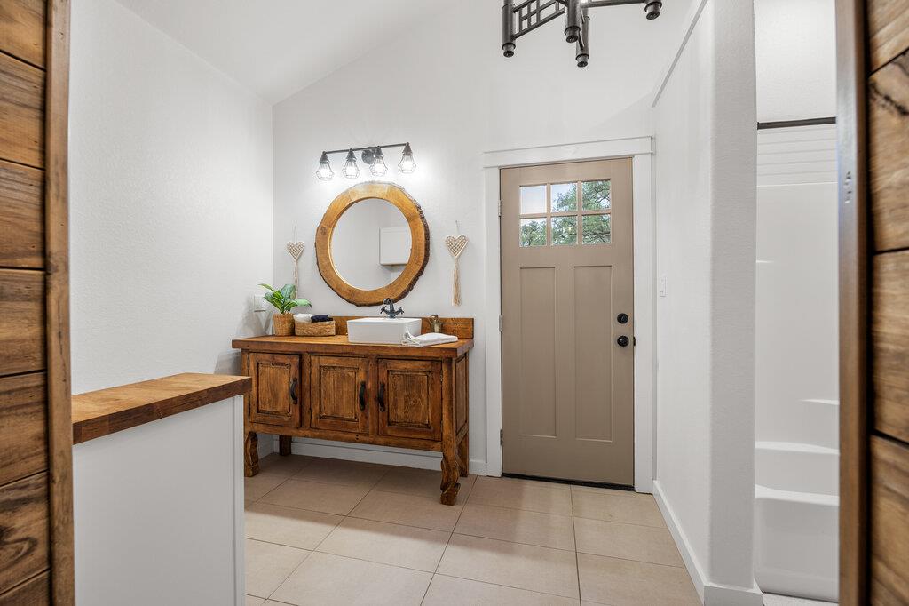 205 Old Austin Highway, Johnson City, TX 78636