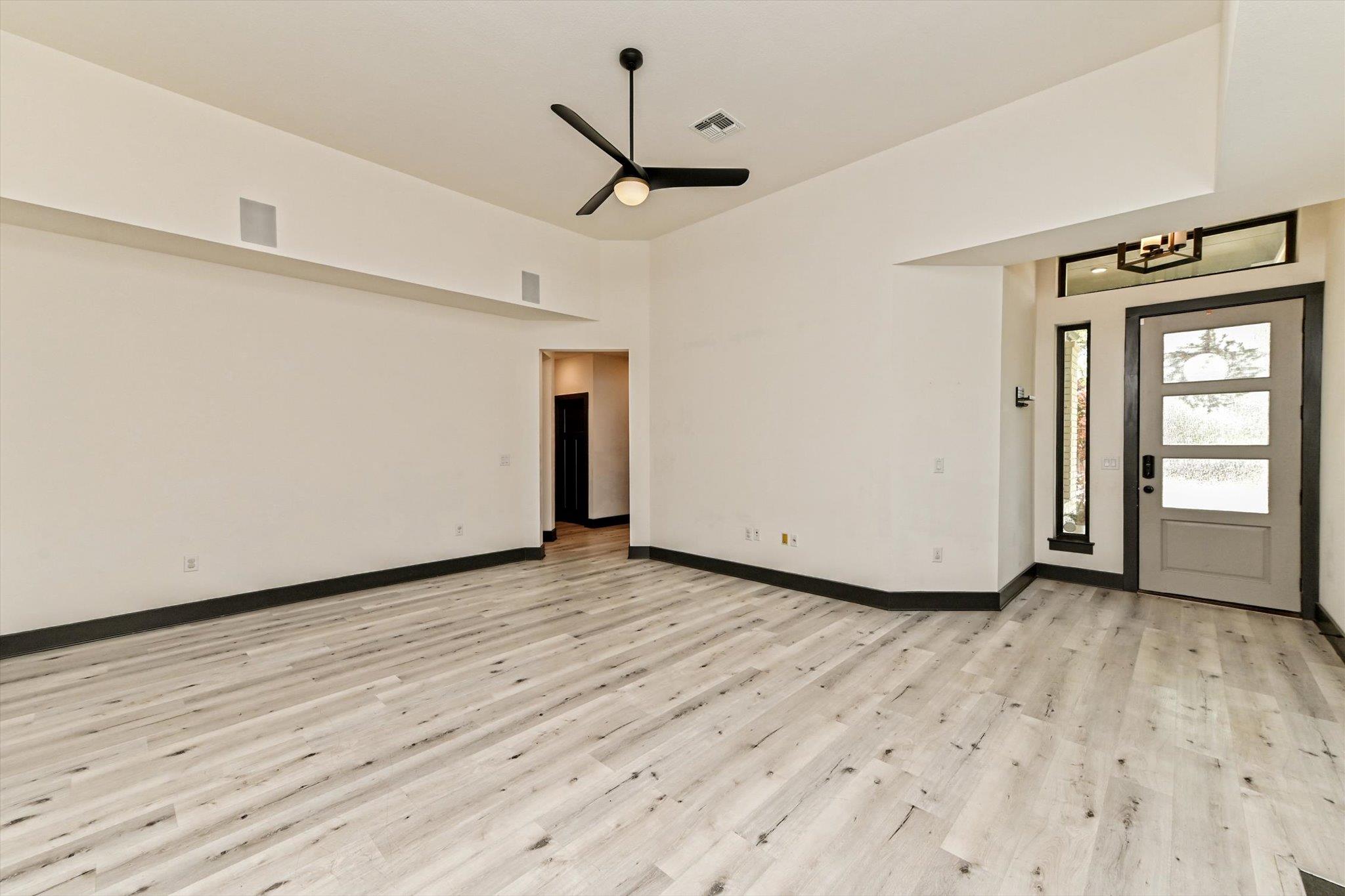 100 Dax Dr, Liberty Hill, TX 78642