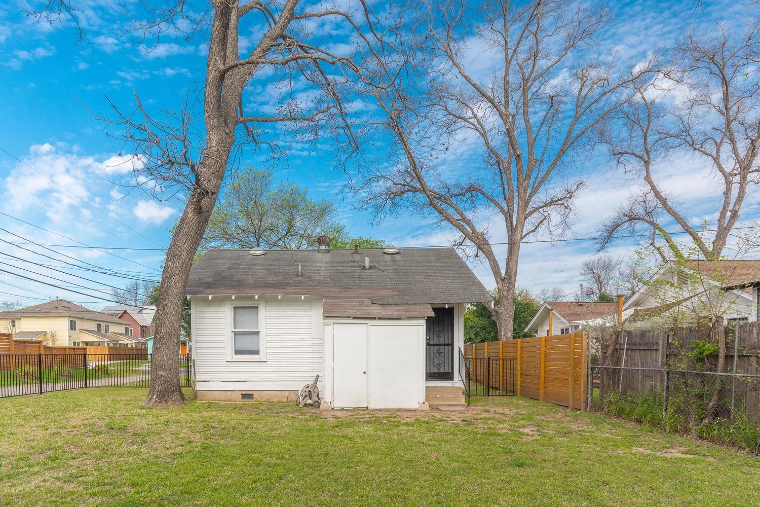 57 Chalmers Ave, Austin, TX 78702