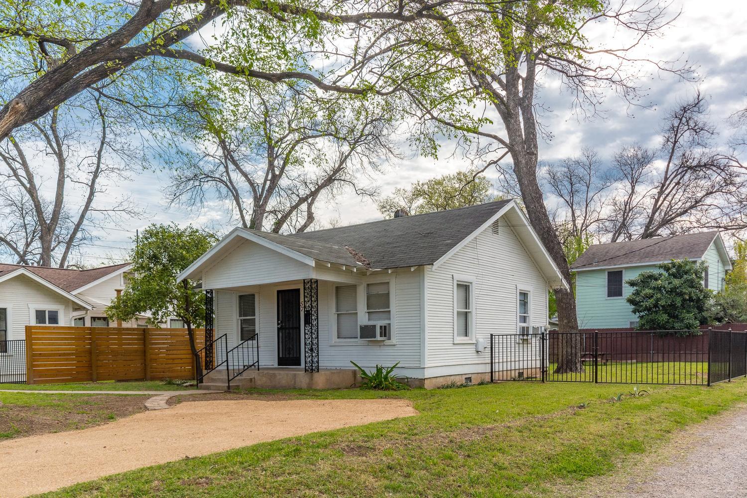 57 Chalmers Ave, Austin, TX 78702