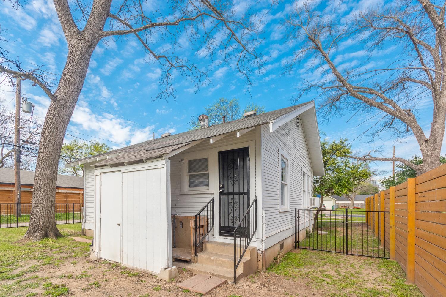 57 Chalmers Ave, Austin, TX 78702