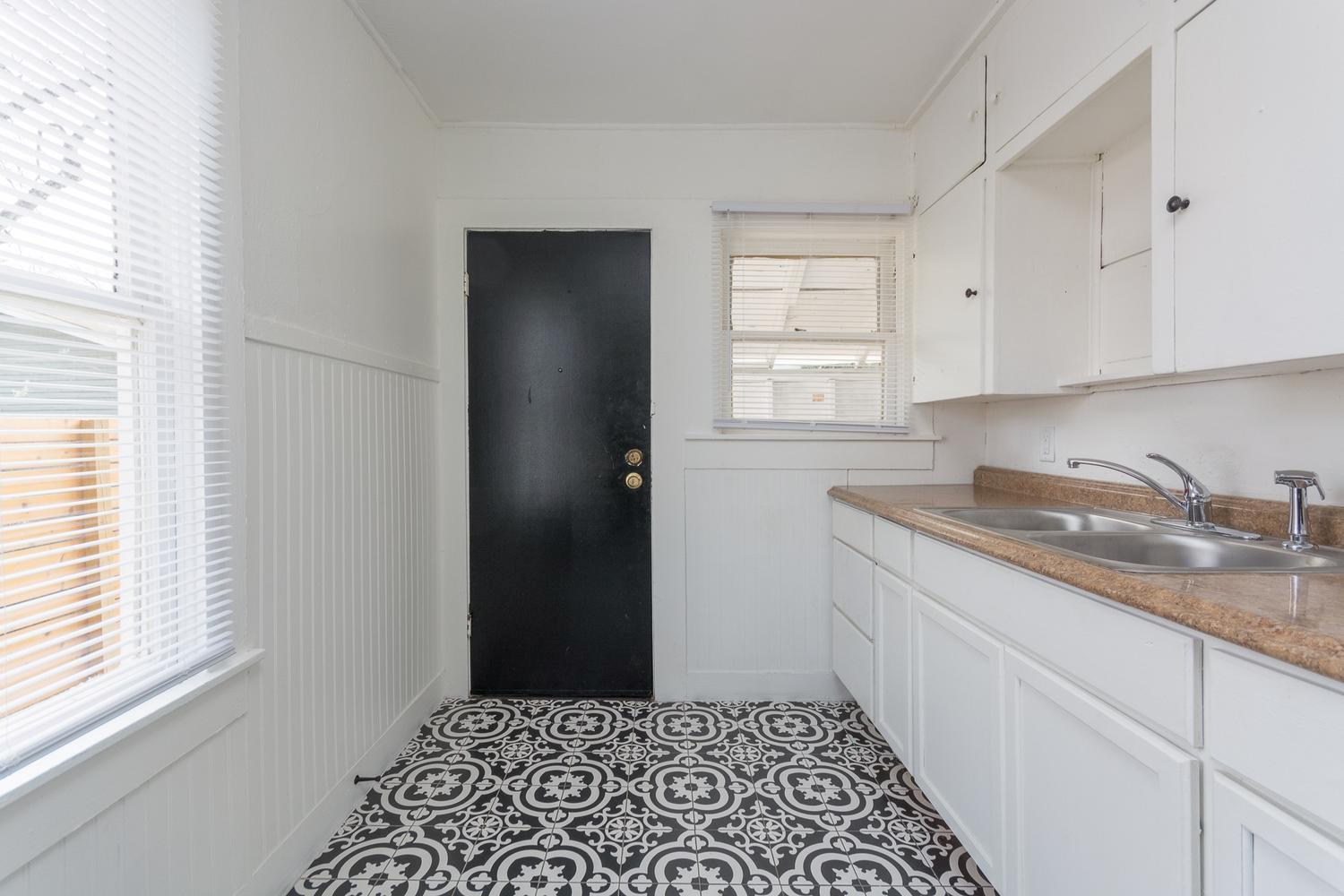 57 Chalmers Ave, Austin, TX 78702