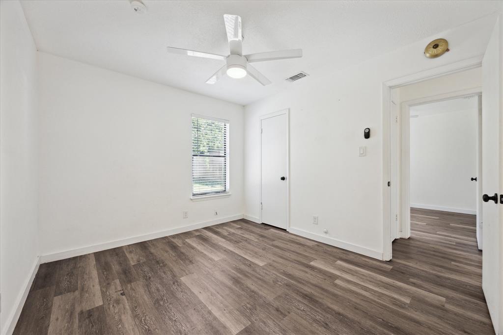 300 Tilbury Ln, Austin, TX 78745