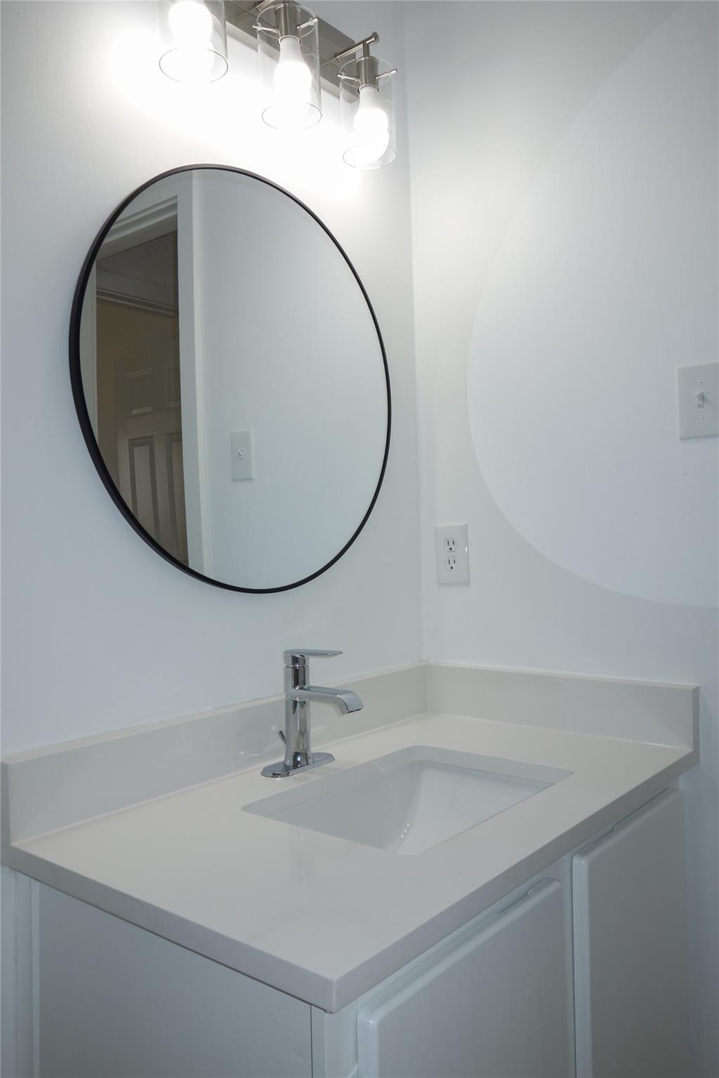 1106 August Dr # #A, Austin, TX 78753