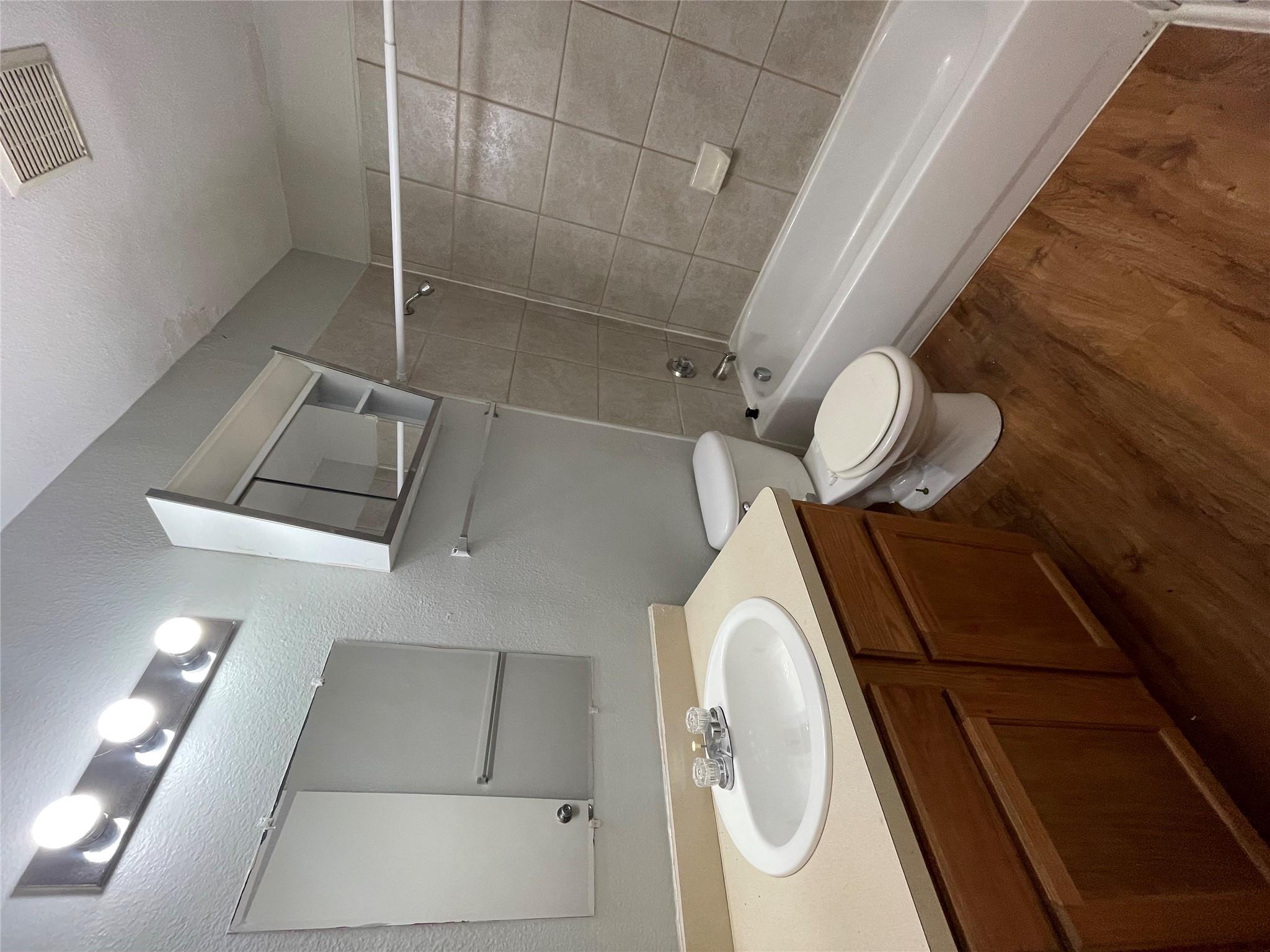 7206 Twin Crest Dr # 202, Austin, TX 78752