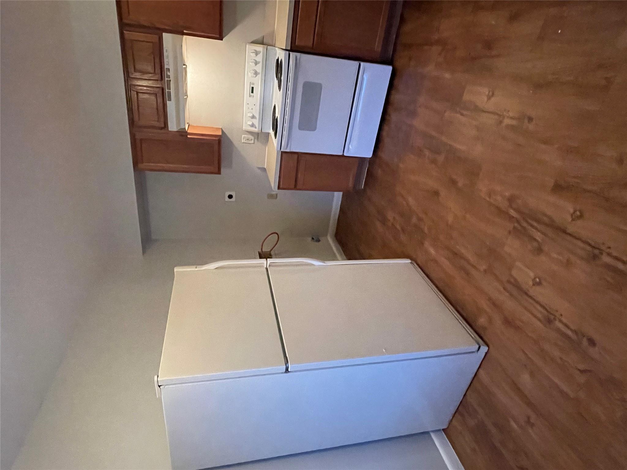 7206 Twin Crest Dr # 202, Austin, TX 78752