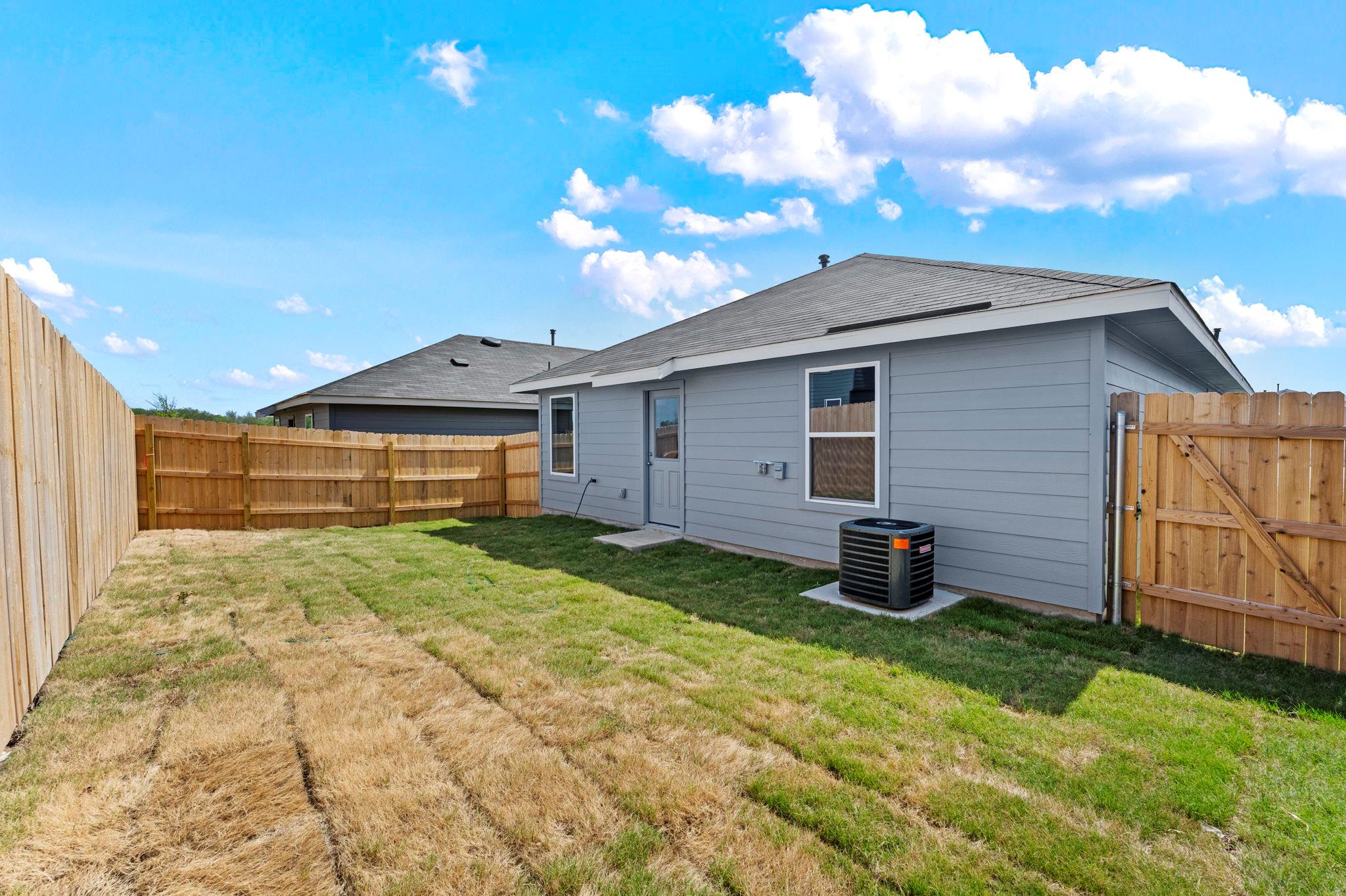 455 Low Pasture Trl, Maxwell, TX 78656