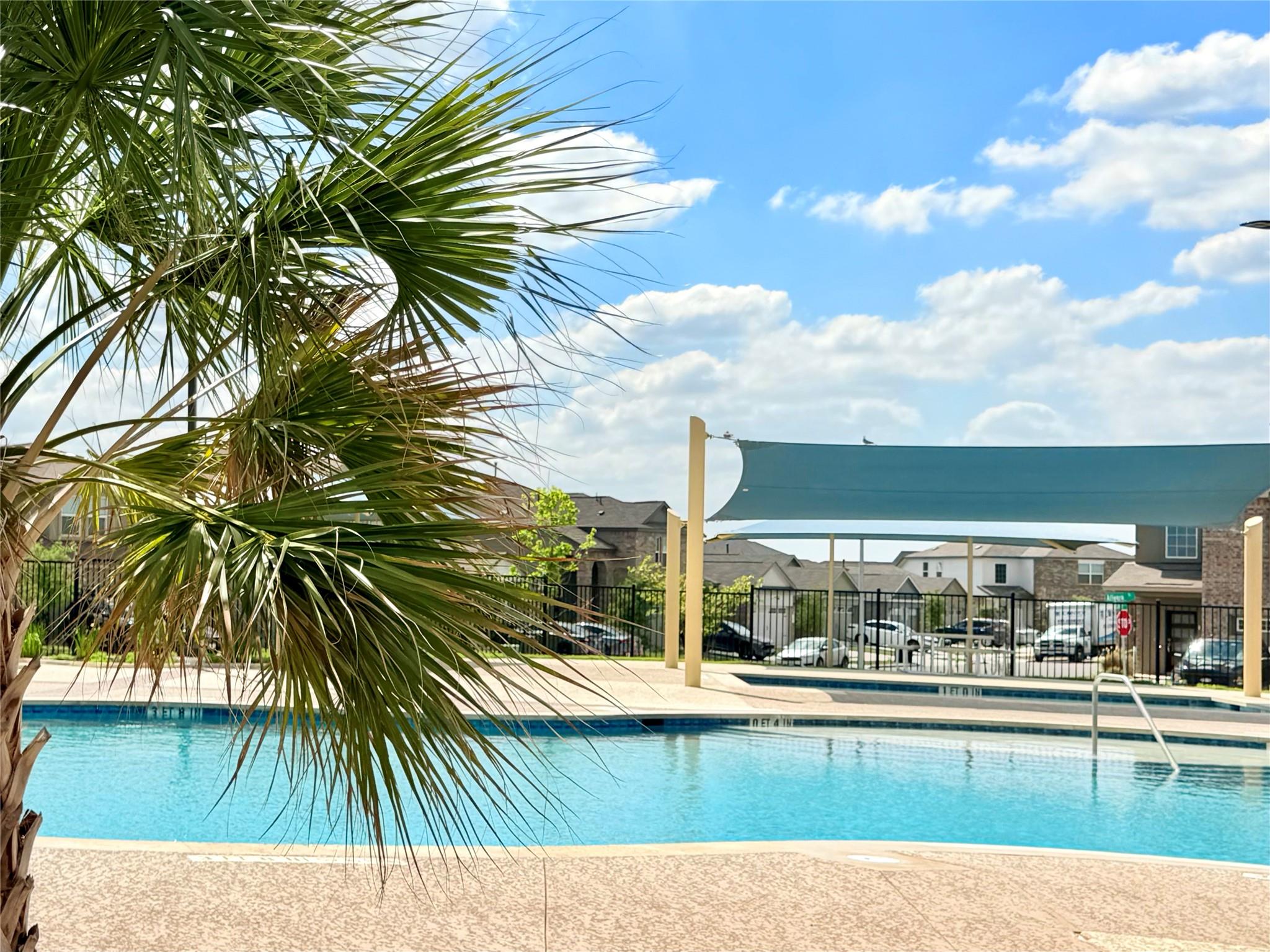 215 Magione Cir, Hutto, TX 78634