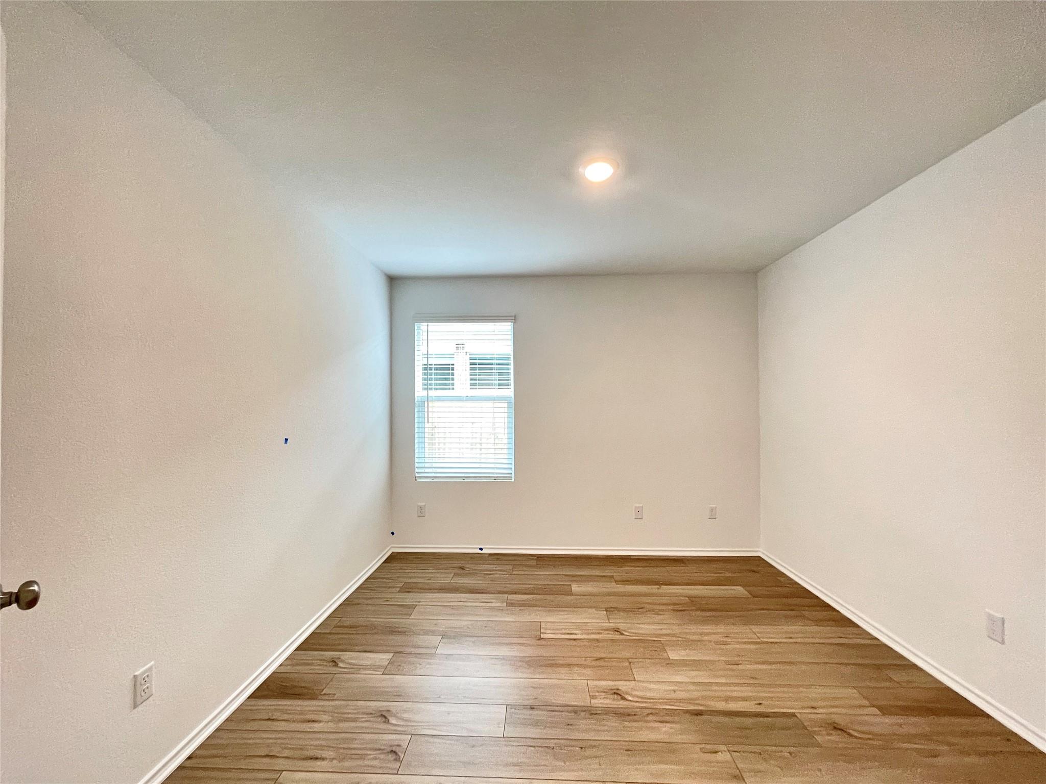 215 Magione Cir, Hutto, TX 78634