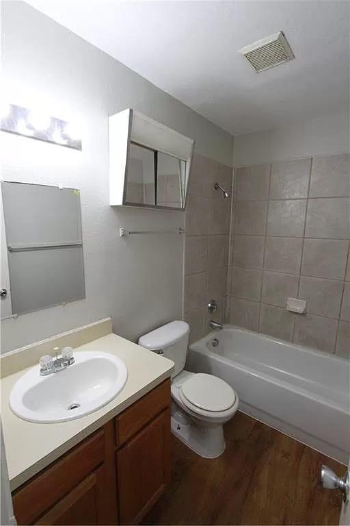 7206 Twin Crest Dr # 102, Austin, TX 78752