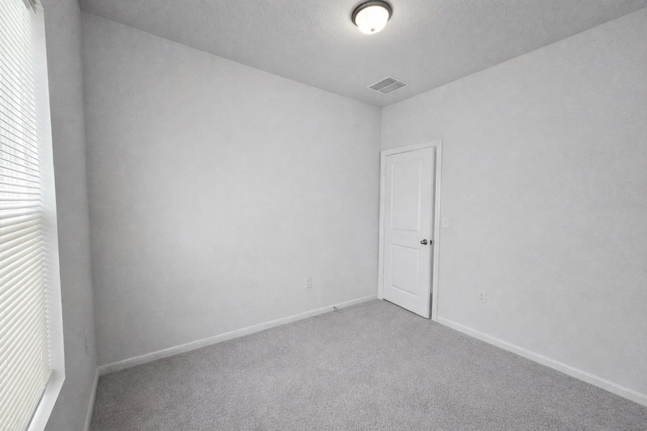 511 Pulitzer Dr, Hutto, TX 78634