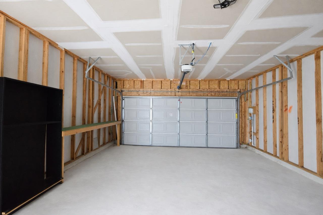 511 Pulitzer Dr, Hutto, TX 78634