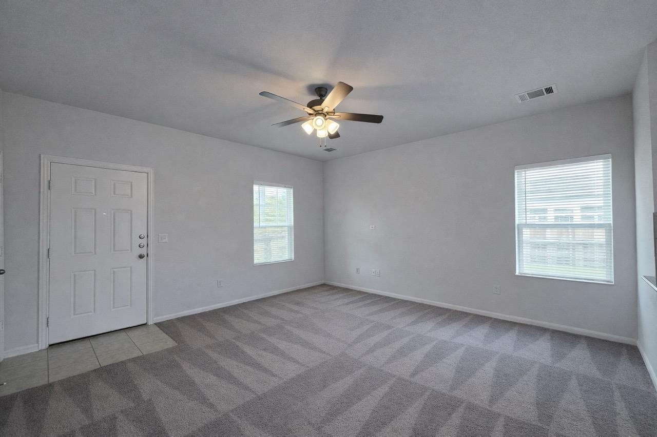 511 Pulitzer Dr, Hutto, TX 78634