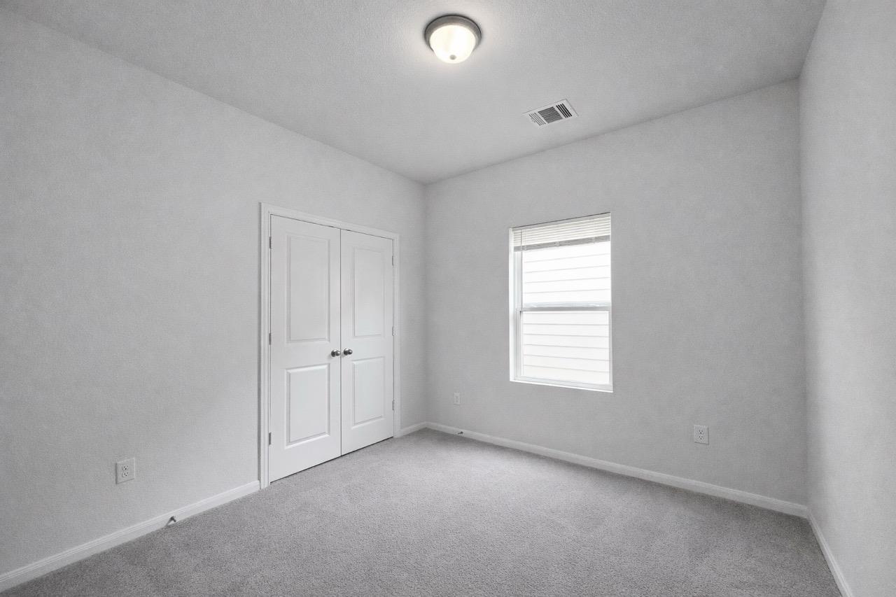 511 Pulitzer Dr, Hutto, TX 78634