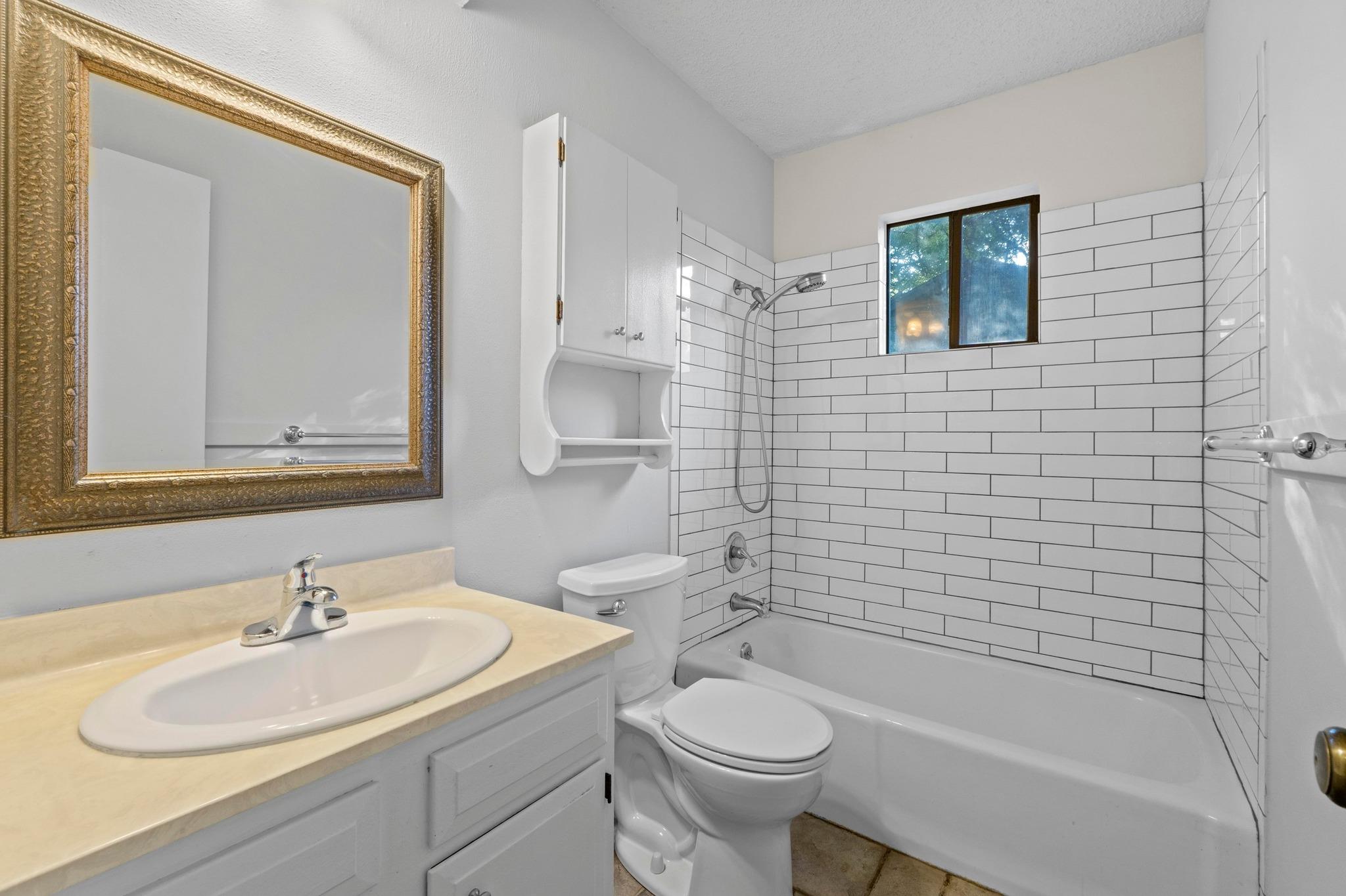 3904 Burr Oak Ln, Austin, TX 78727