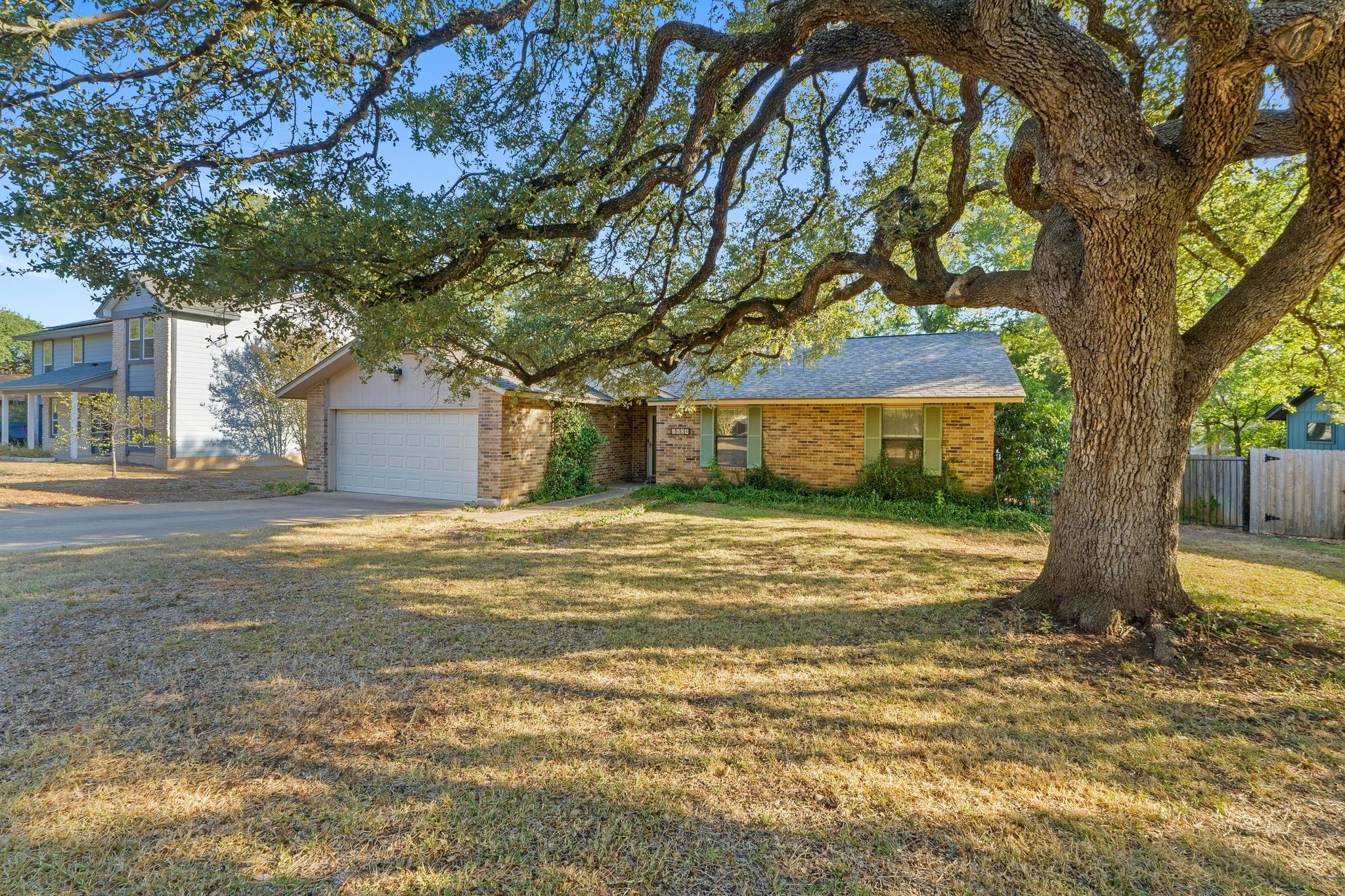 3904 Burr Oak Ln, Austin, TX 78727