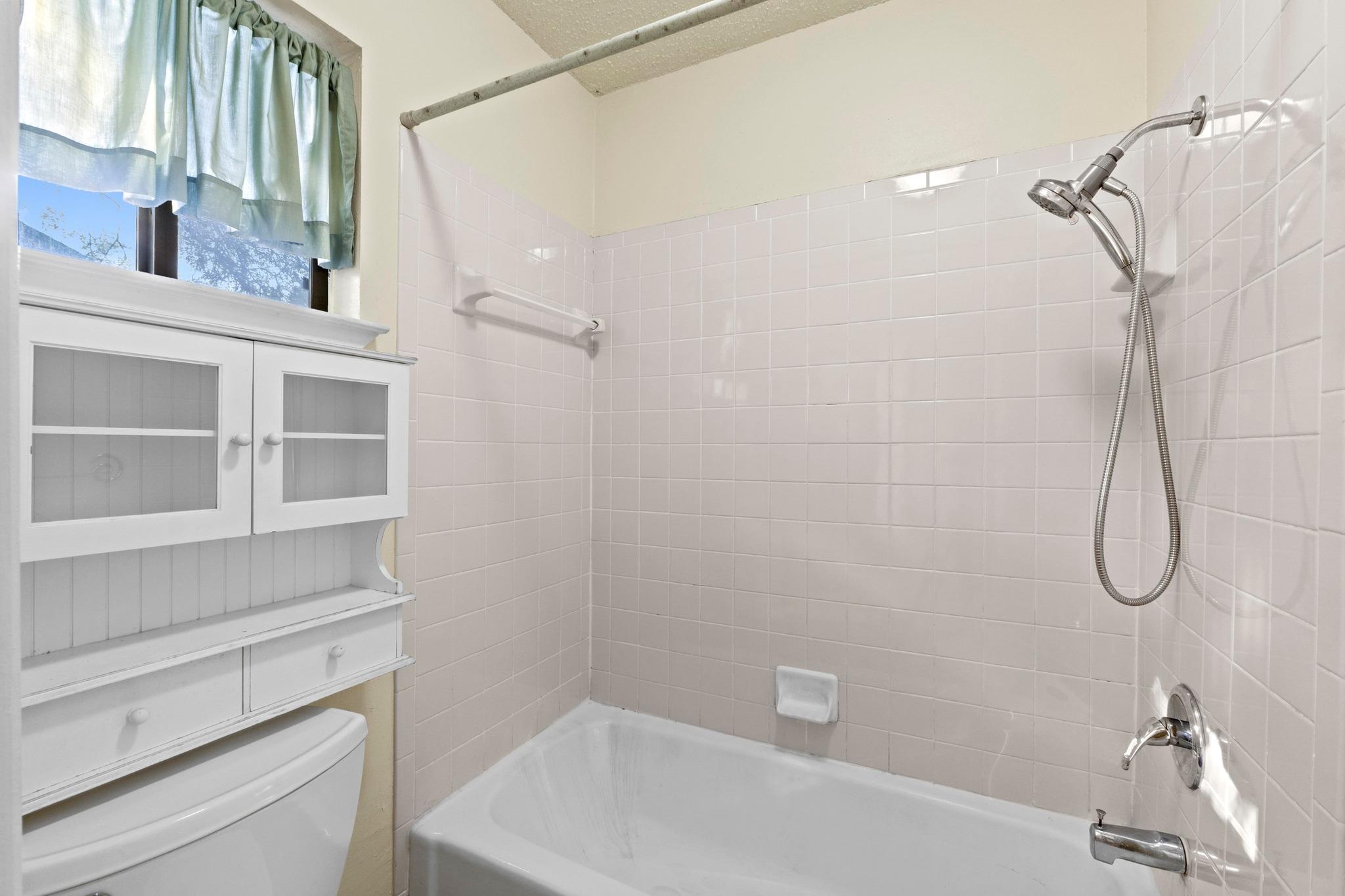 3904 Burr Oak Ln, Austin, TX 78727