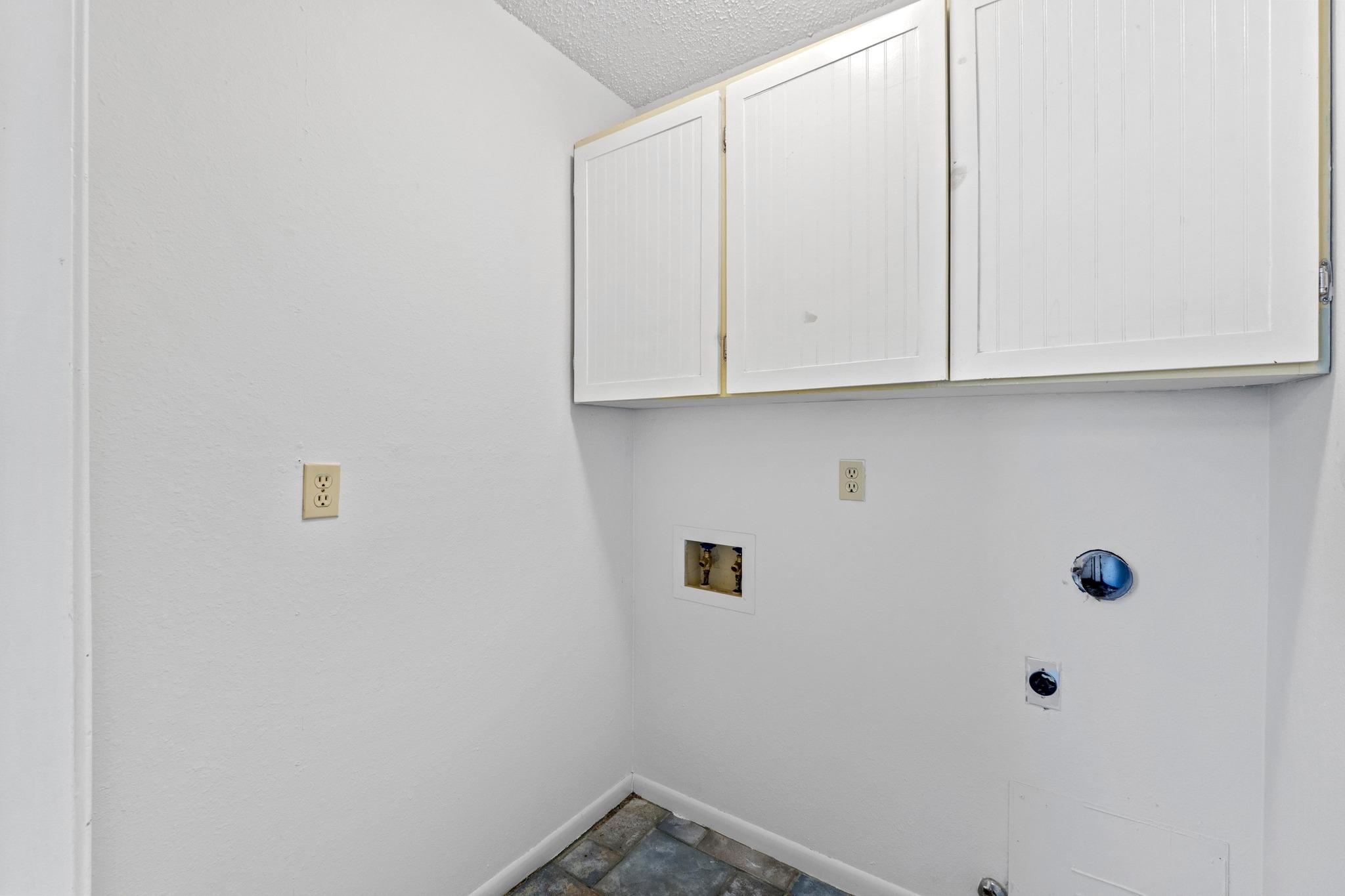 3904 Burr Oak Ln, Austin, TX 78727