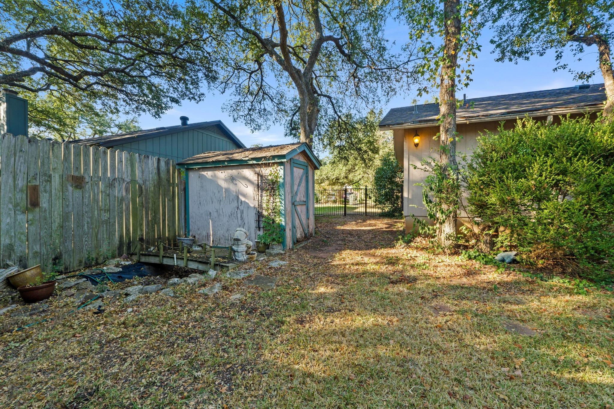 3904 Burr Oak Ln, Austin, TX 78727