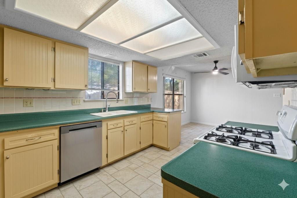 3904 Burr Oak Ln, Austin, TX 78727