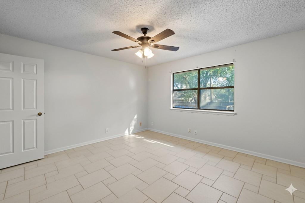 3904 Burr Oak Ln, Austin, TX 78727